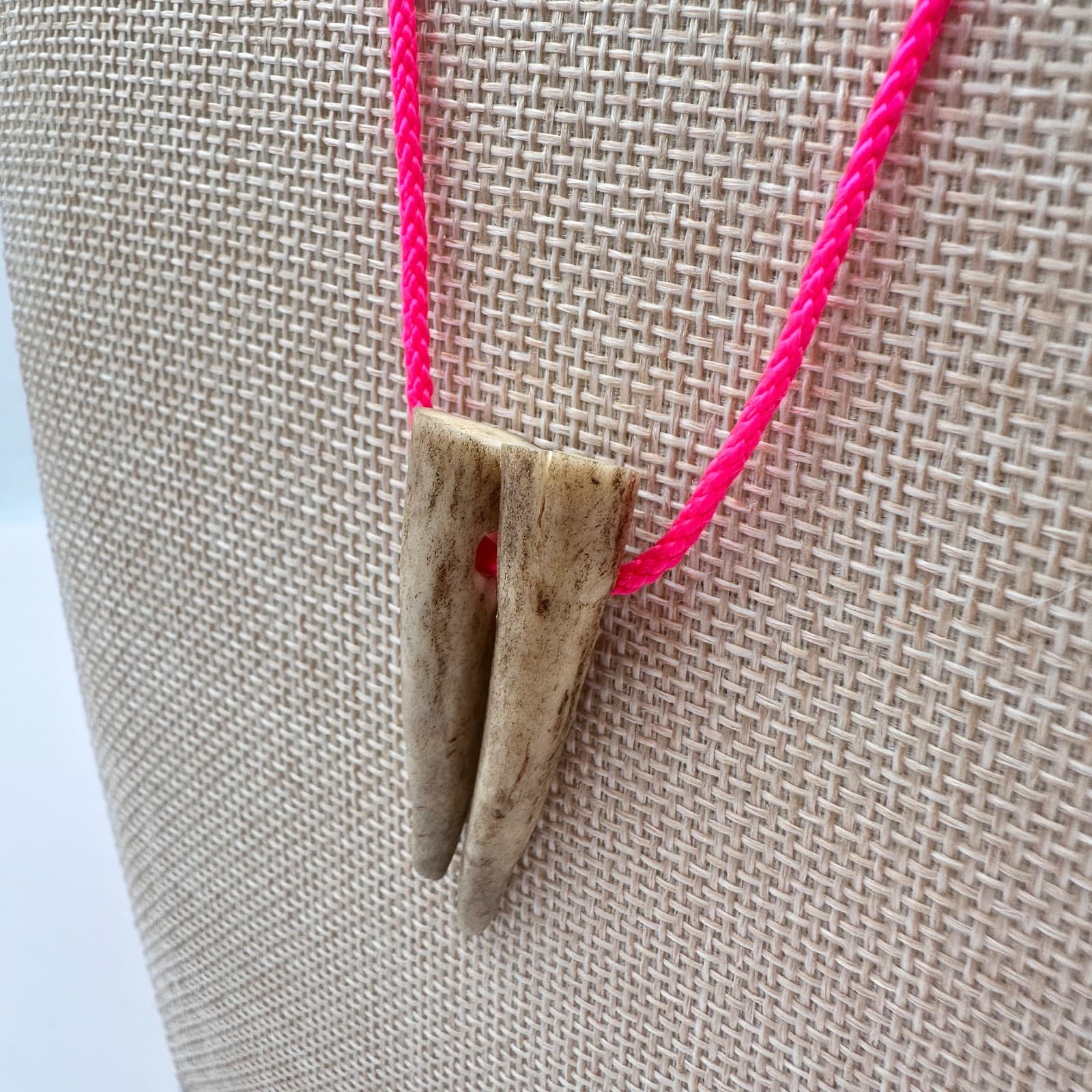 Vintage 80s Antler Spike Pendant Neon Pink Cord Tribal Statement Art Jewelry - Thumbnail 4