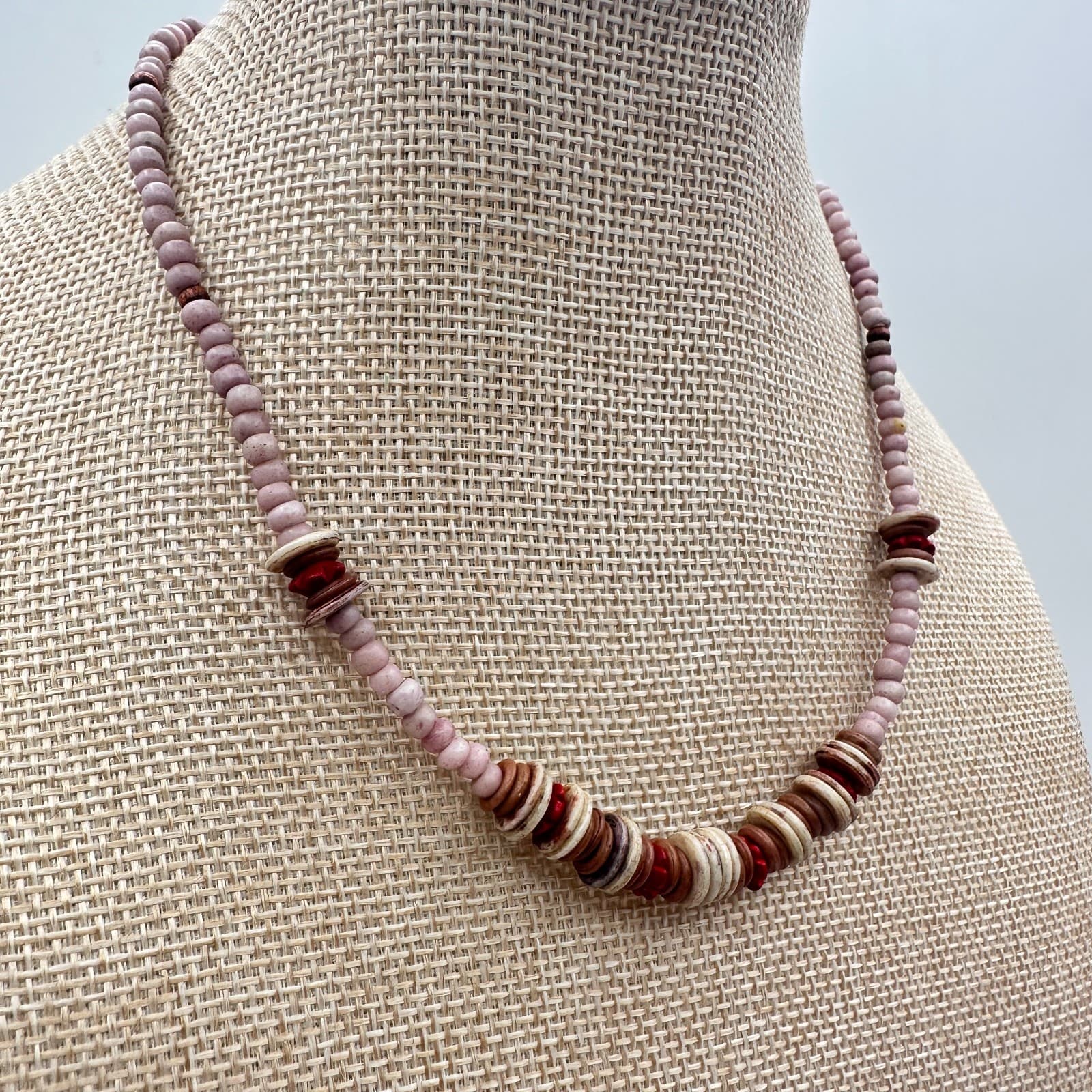 Vintage 70s Pink Stone Heishe Shell Beaded Necklace Accents Barrel Clasp Jewelry - Thumbnail 4