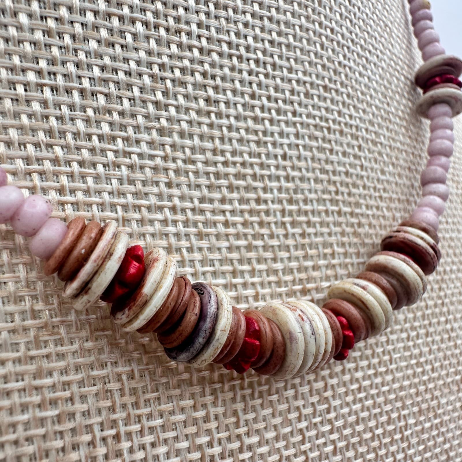 Vintage 70s Pink Stone Heishe Shell Beaded Necklace Accents Barrel Clasp Jewelry - Thumbnail 5