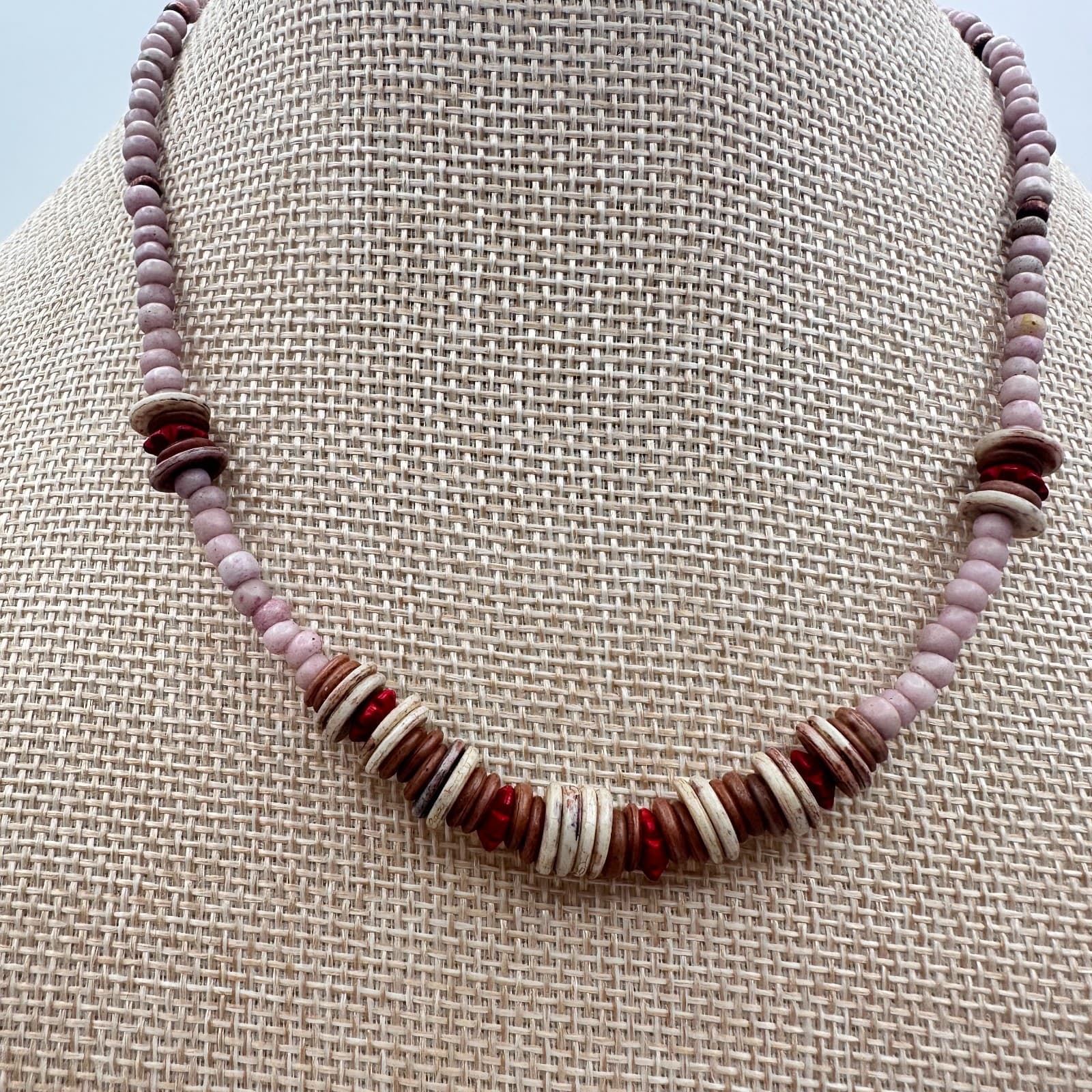 Vintage 70s Pink Stone Heishe Shell Beaded Necklace Accents Barrel Clasp Jewelry - Thumbnail 2