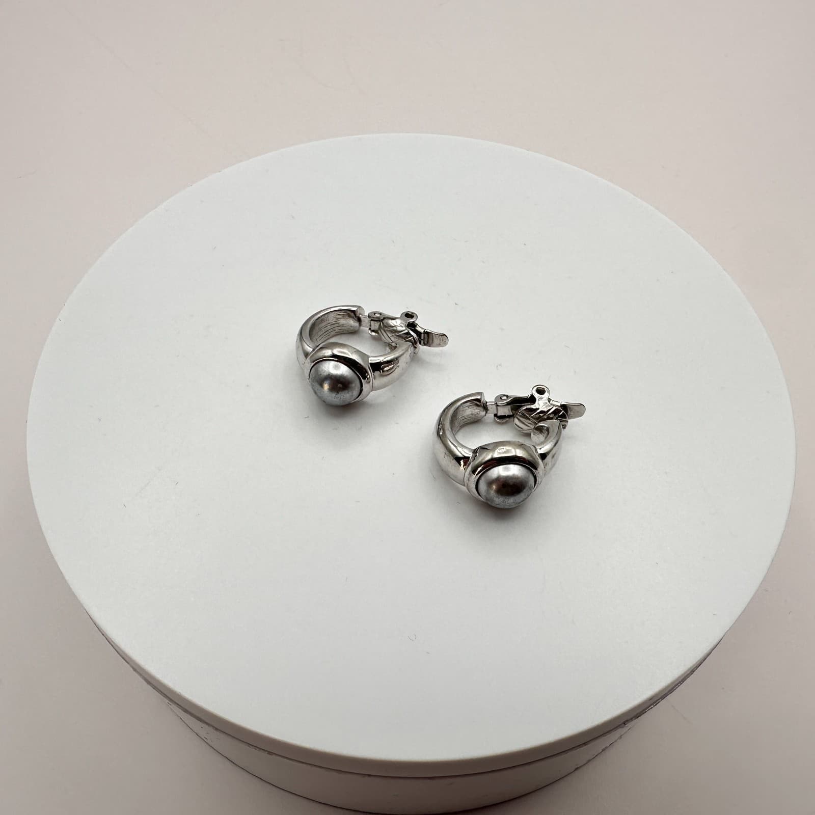 Vintage 90s Silver Tone Hoop Earrings Retro Classic Fashion Women's Jewelry - Thumbnail 2
