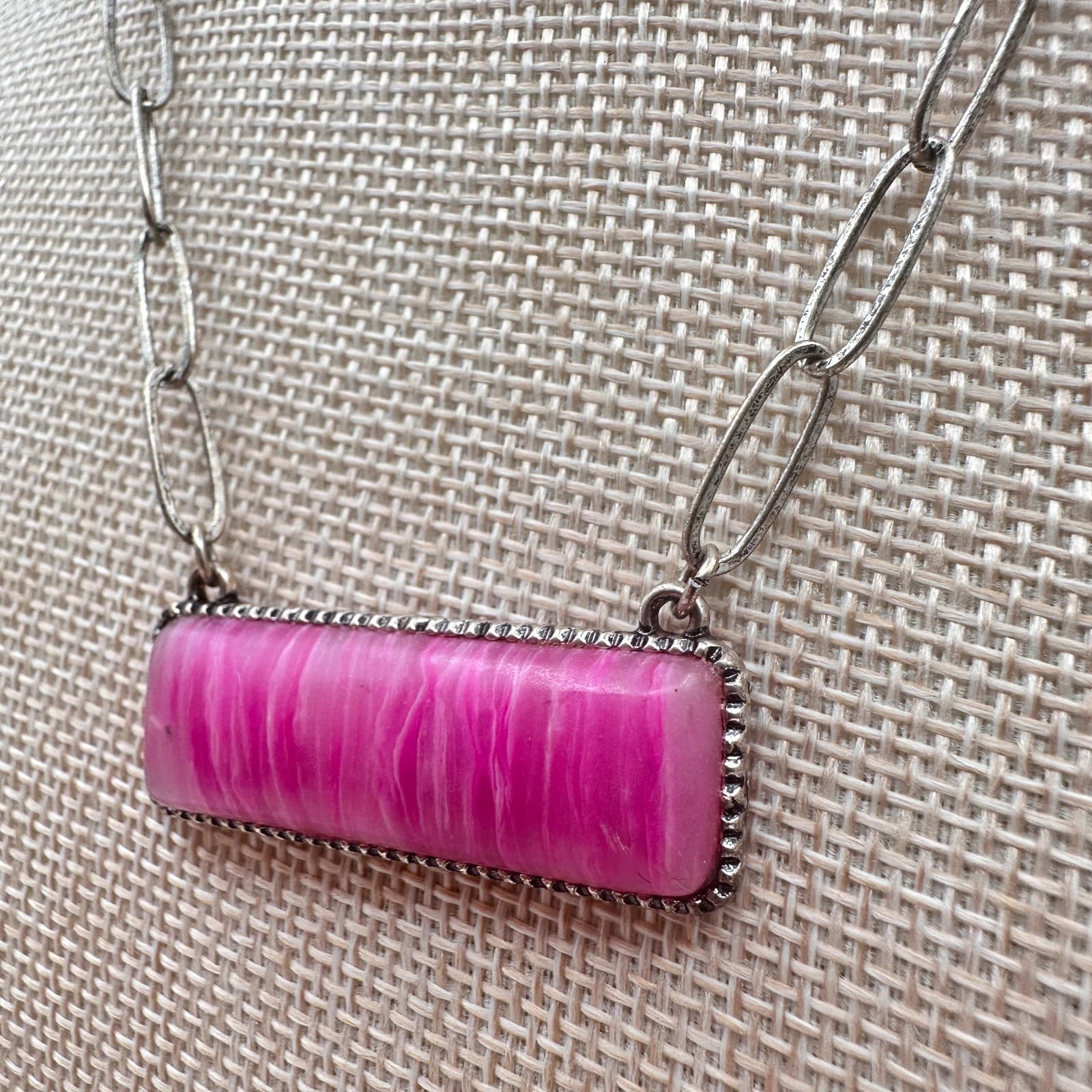 Vintage Y2K Silver Tone Hot Pink Rectangle Bar Pendant Paperclip Chain Jewelry - Thumbnail 7