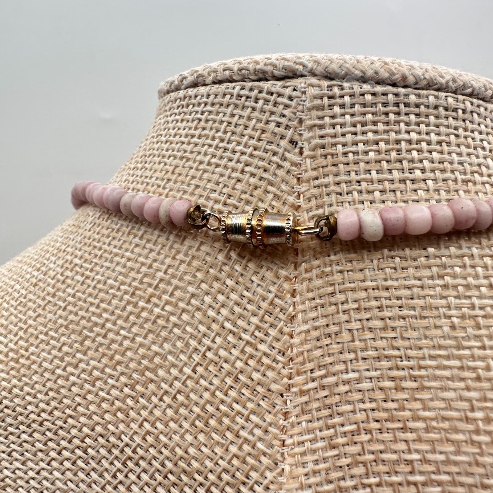 Vintage 70s Pink Stone Heishe Shell Beaded Necklace Accents Barrel Clasp Jewelry - Thumbnail 6