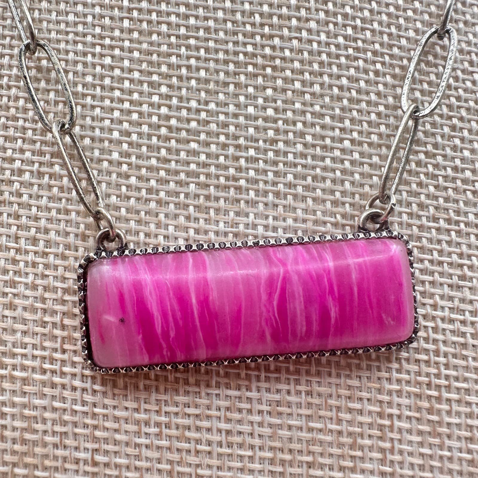 Vintage Y2K Silver Tone Hot Pink Rectangle Bar Pendant Paperclip Chain Jewelry - Thumbnail 3