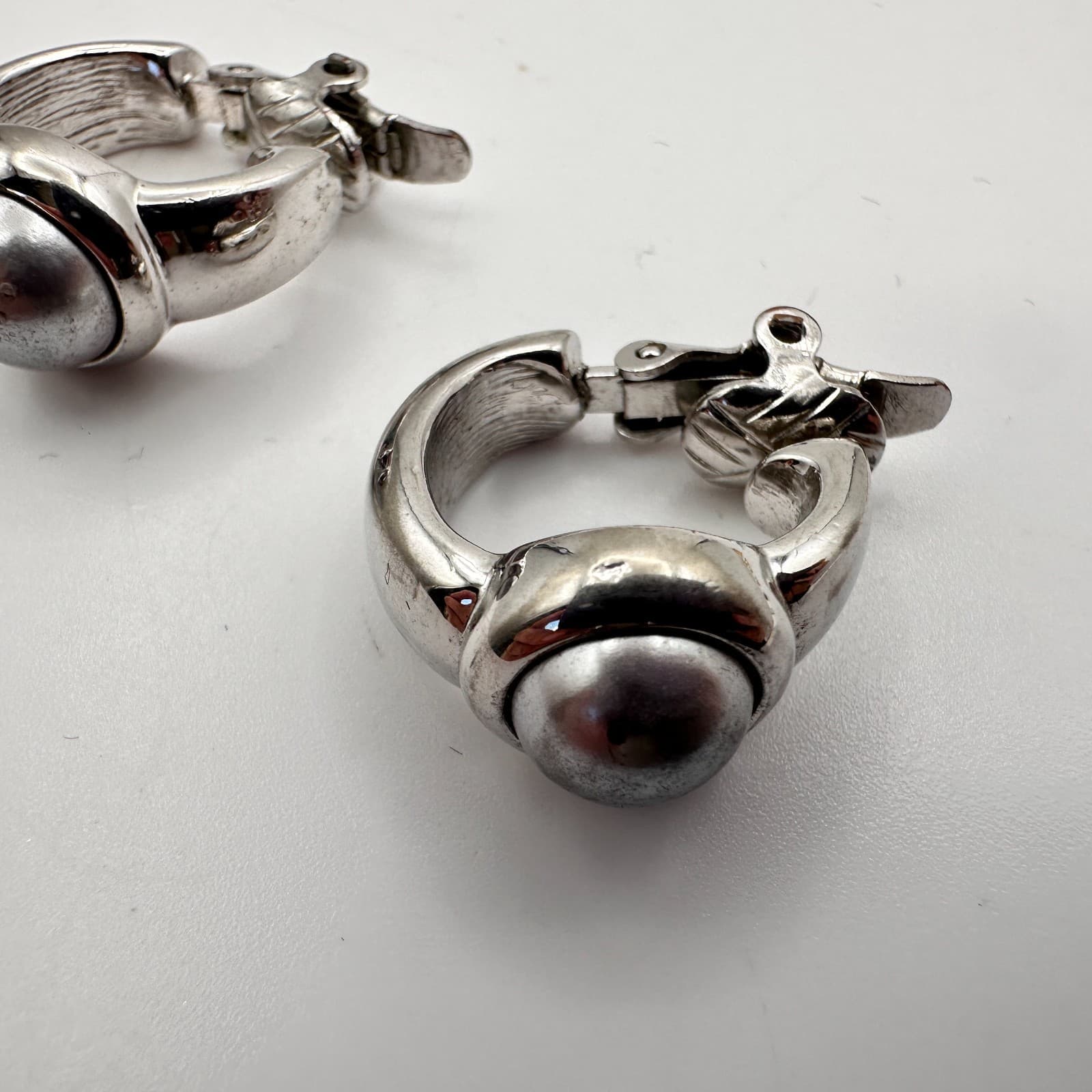 Vintage 90s Silver Tone Hoop Earrings Retro Classic Fashion Women's Jewelry - Thumbnail 5