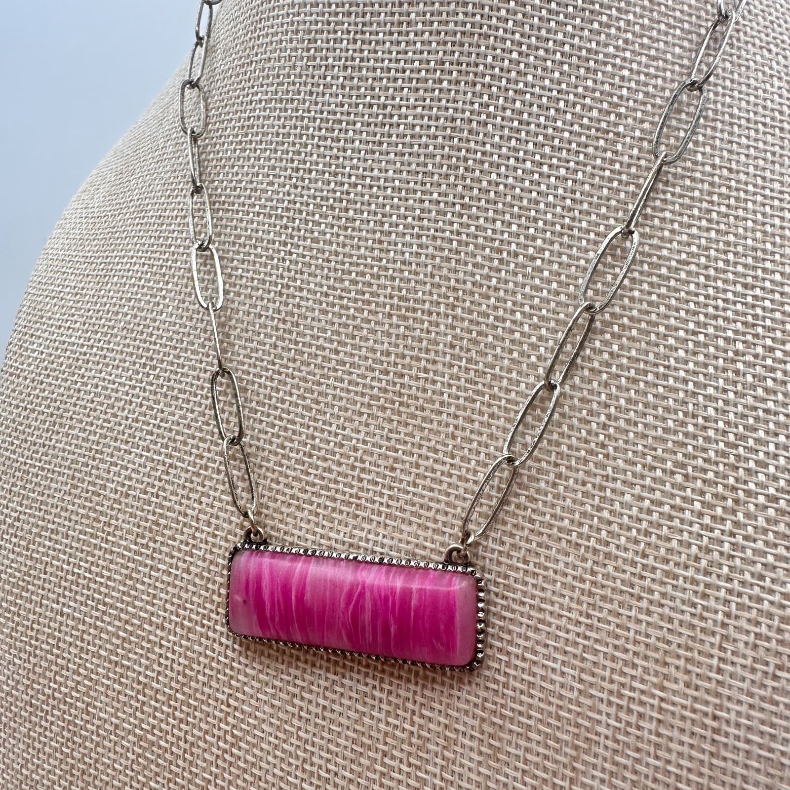 Vintage Y2K Silver Tone Hot Pink Rectangle Bar Pendant Paperclip Chain Jewelry - Thumbnail 6