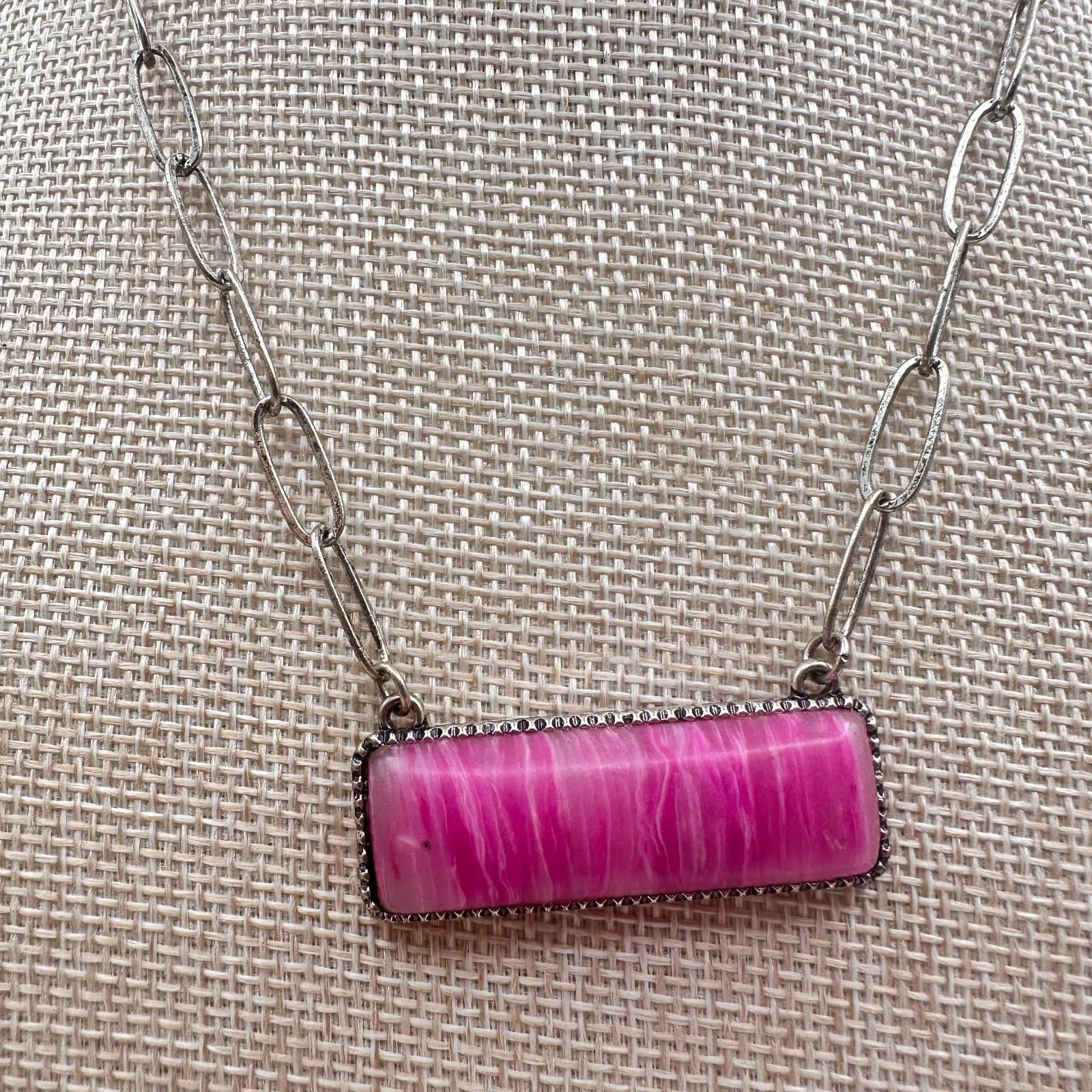Vintage Y2K Silver Tone Hot Pink Rectangle Bar Pendant Paperclip Chain Jewelry - Thumbnail 2