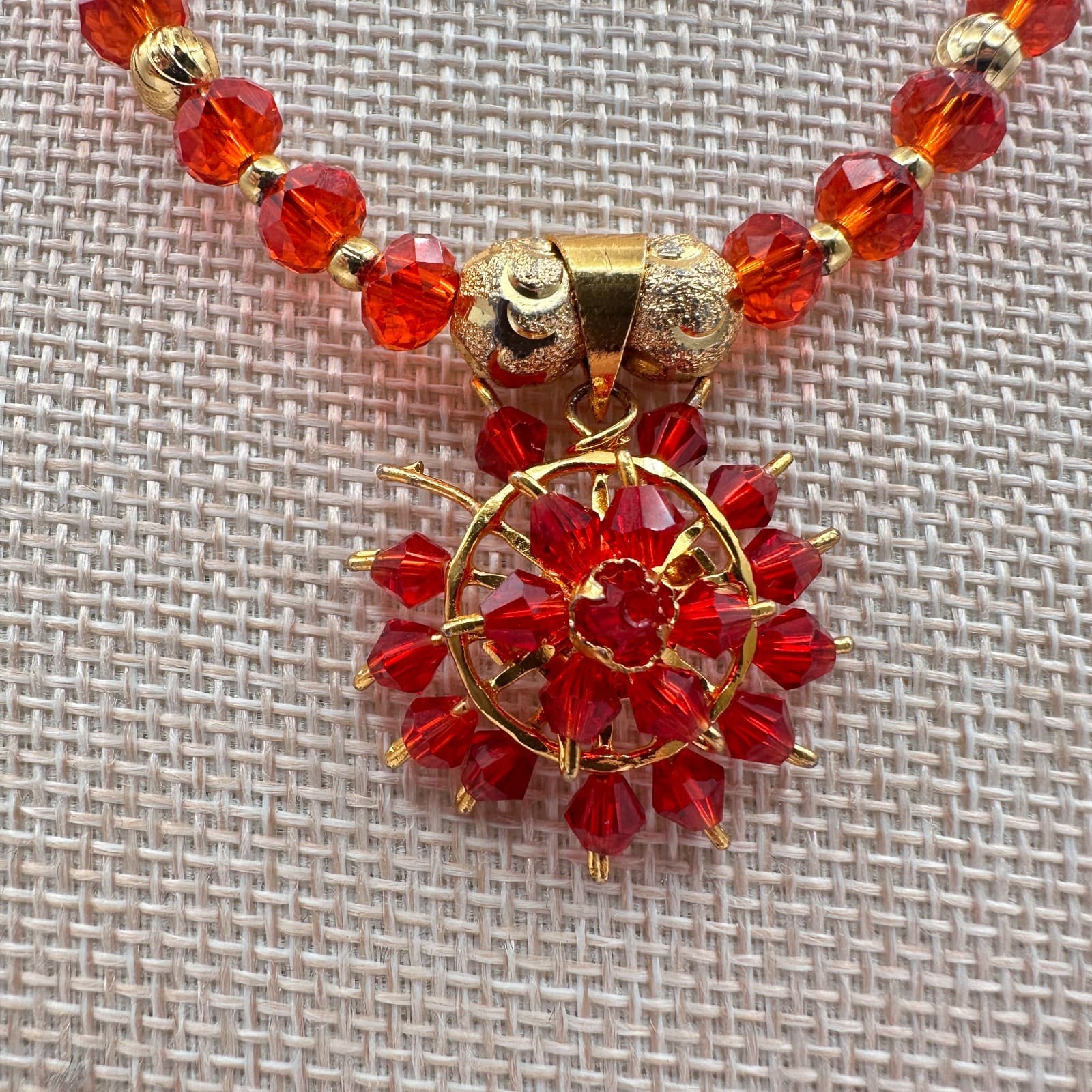 Vintage 80s Red Faceted Bead Necklace Gold Tone Floral Starburst Pendant Jewelry - Thumbnail 3