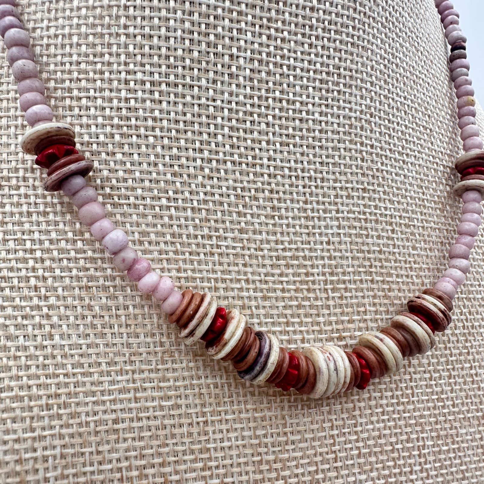 Vintage 70s Pink Stone Heishe Shell Beaded Necklace Accents Barrel Clasp Jewelry - Thumbnail 3