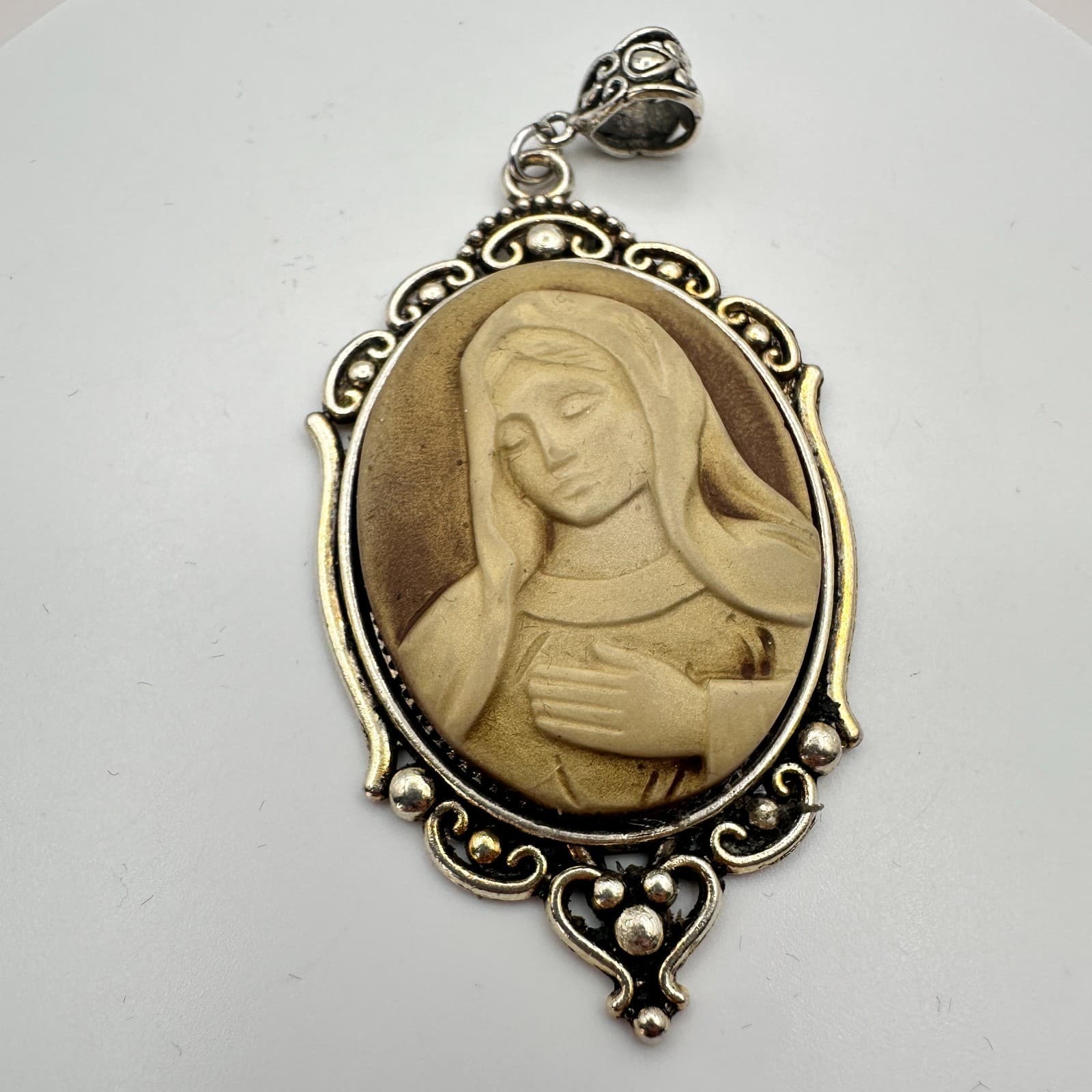 Vintage Y2K Our Lady of Sorrows Cameo Pendant Silver Tone Religious Jewelry - Thumbnail 3