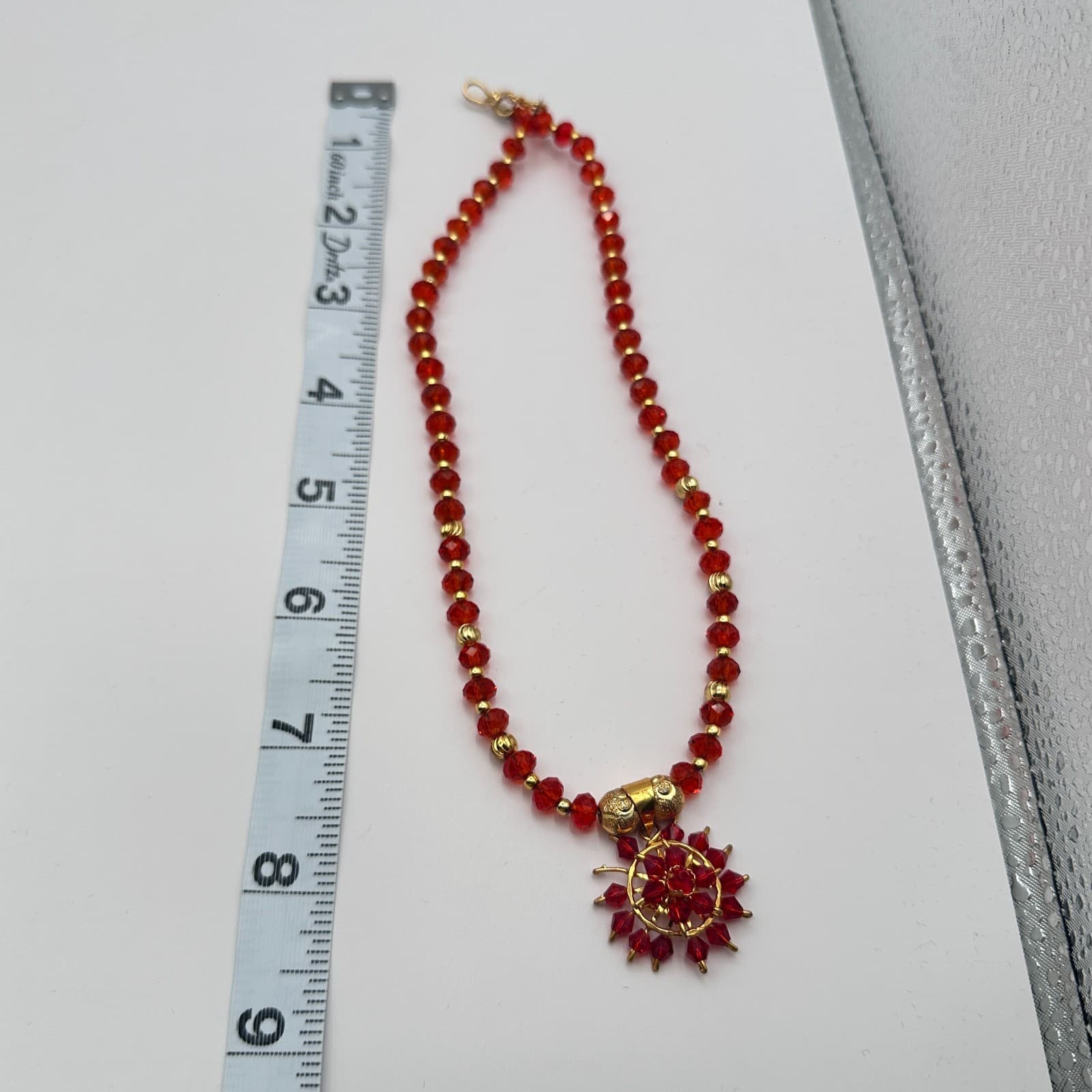 Vintage 80s Red Faceted Bead Necklace Gold Tone Floral Starburst Pendant Jewelry - Thumbnail 9