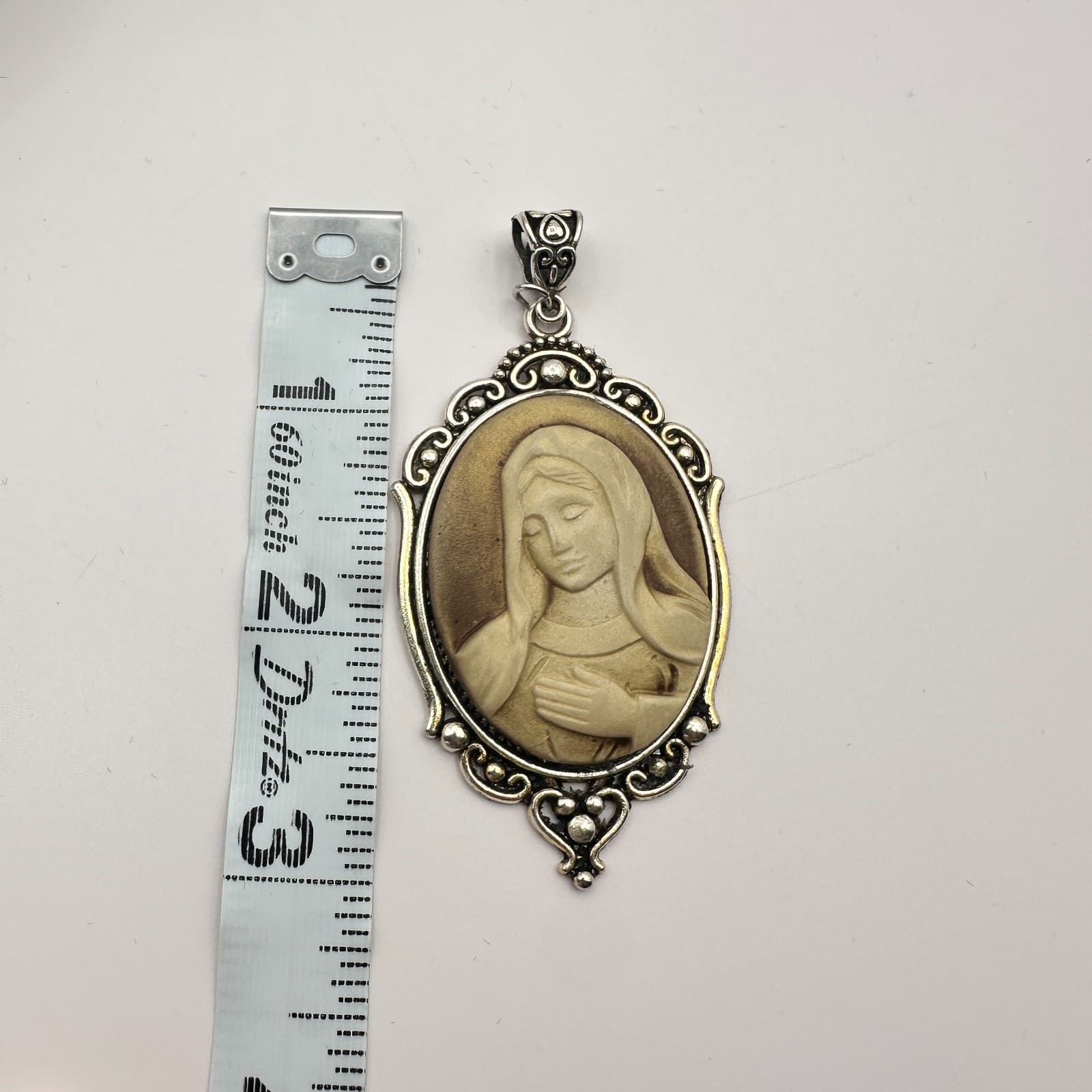 Vintage Y2K Our Lady of Sorrows Cameo Pendant Silver Tone Religious Jewelry - Thumbnail 6
