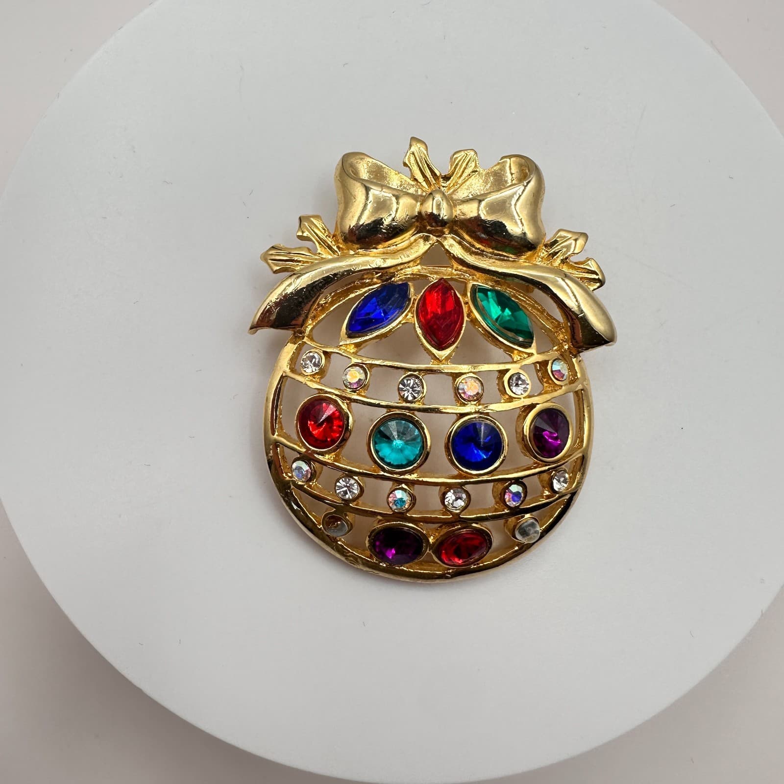 Vintage 90s Gold Tone Glass Stone Holiday Ornament Bow Brooch Pin Jewelry - Thumbnail 3