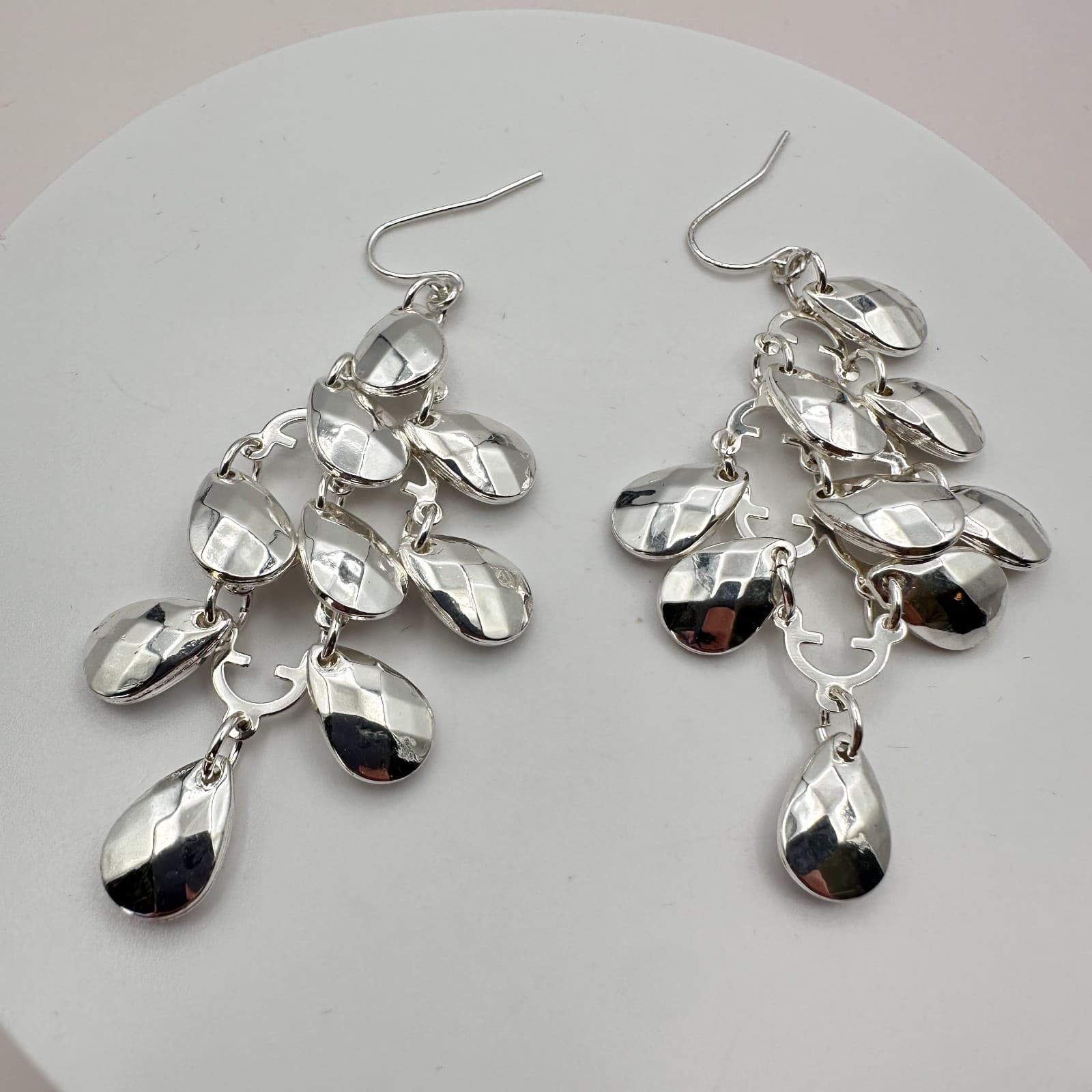 Vintage 90s Silver Tone Hammered Leaf Chandelier Dangle Earrings Fashion Jewelry - Thumbnail 4