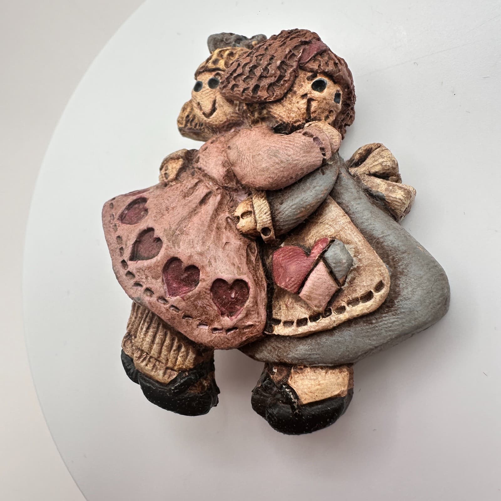 Vintage 90s Sandy Resin Hugging Girls Best Friend Brooch Pin Classic Jewelry - Thumbnail 5