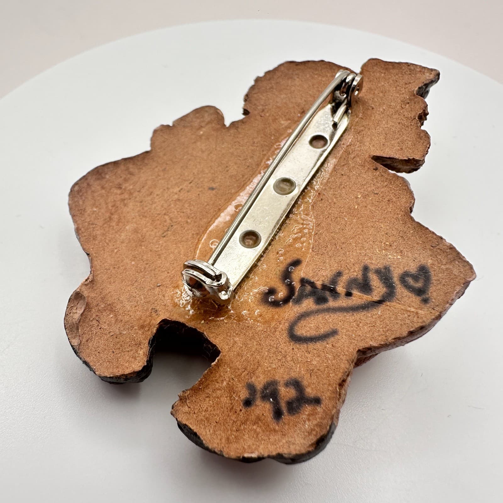 Vintage 90s Sandy Resin Hugging Girls Best Friend Brooch Pin Classic Jewelry - Thumbnail 6