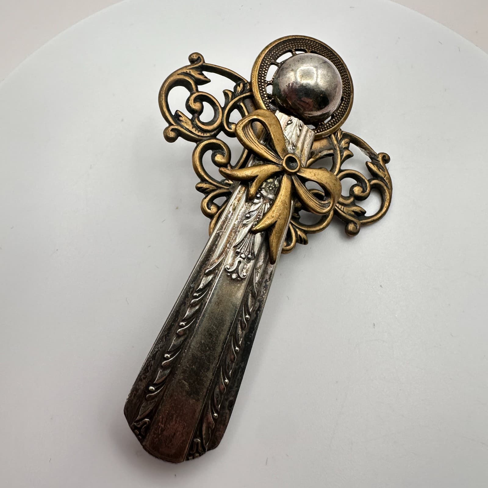 Vintage 90s Filigree Bow Brooch Pin Religious Women's Classic Fashion Jewelry - Thumbnail 3