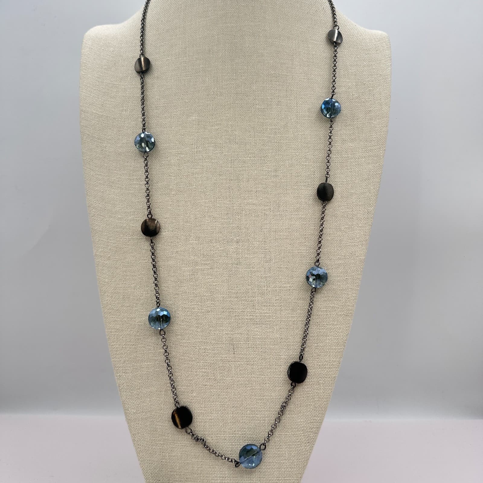 Vintage 90s Blue Glass & Gunmetal Stations Necklace Classic Fashion Jewelry - Thumbnail 3