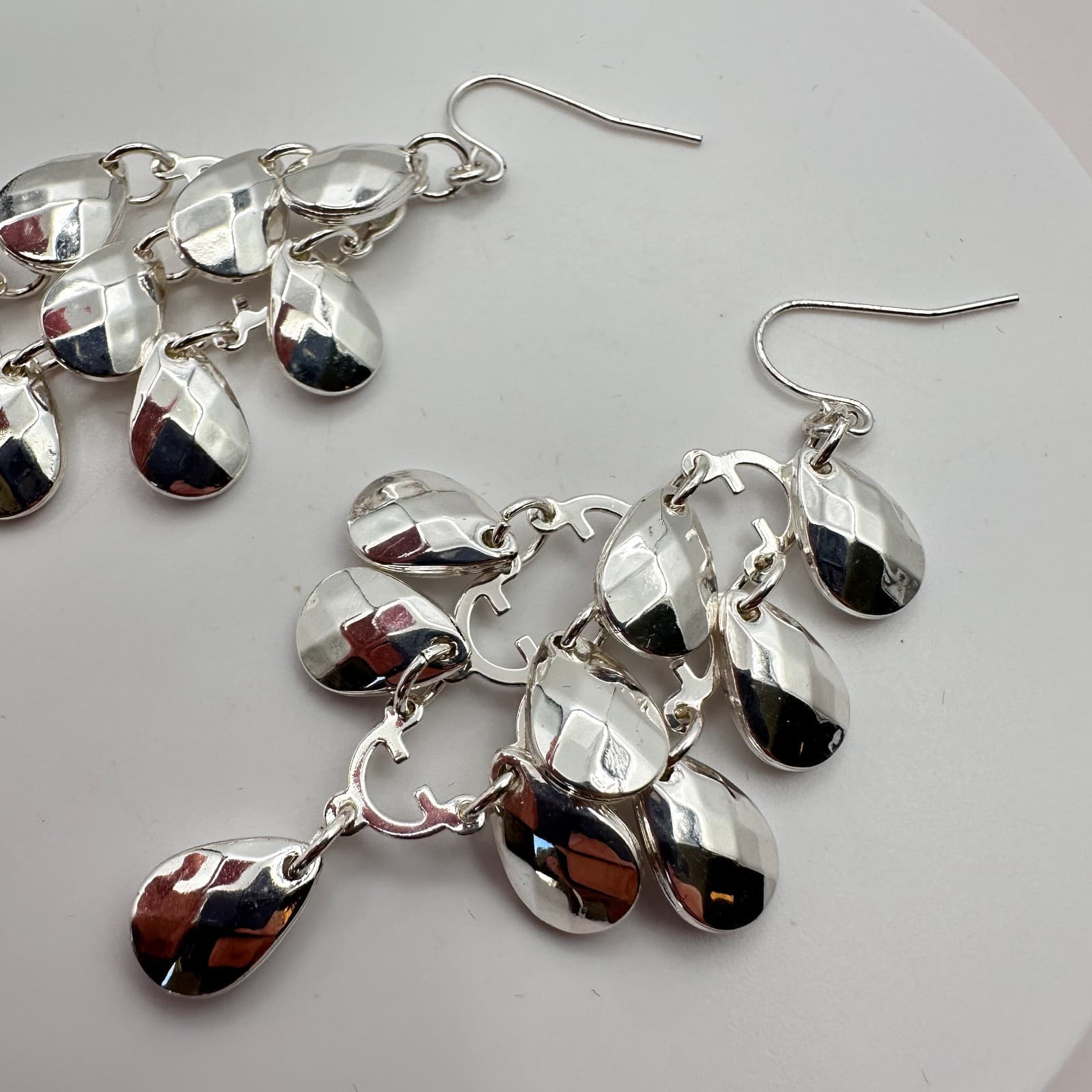 Vintage 90s Silver Tone Hammered Leaf Chandelier Dangle Earrings Fashion Jewelry - Thumbnail 7