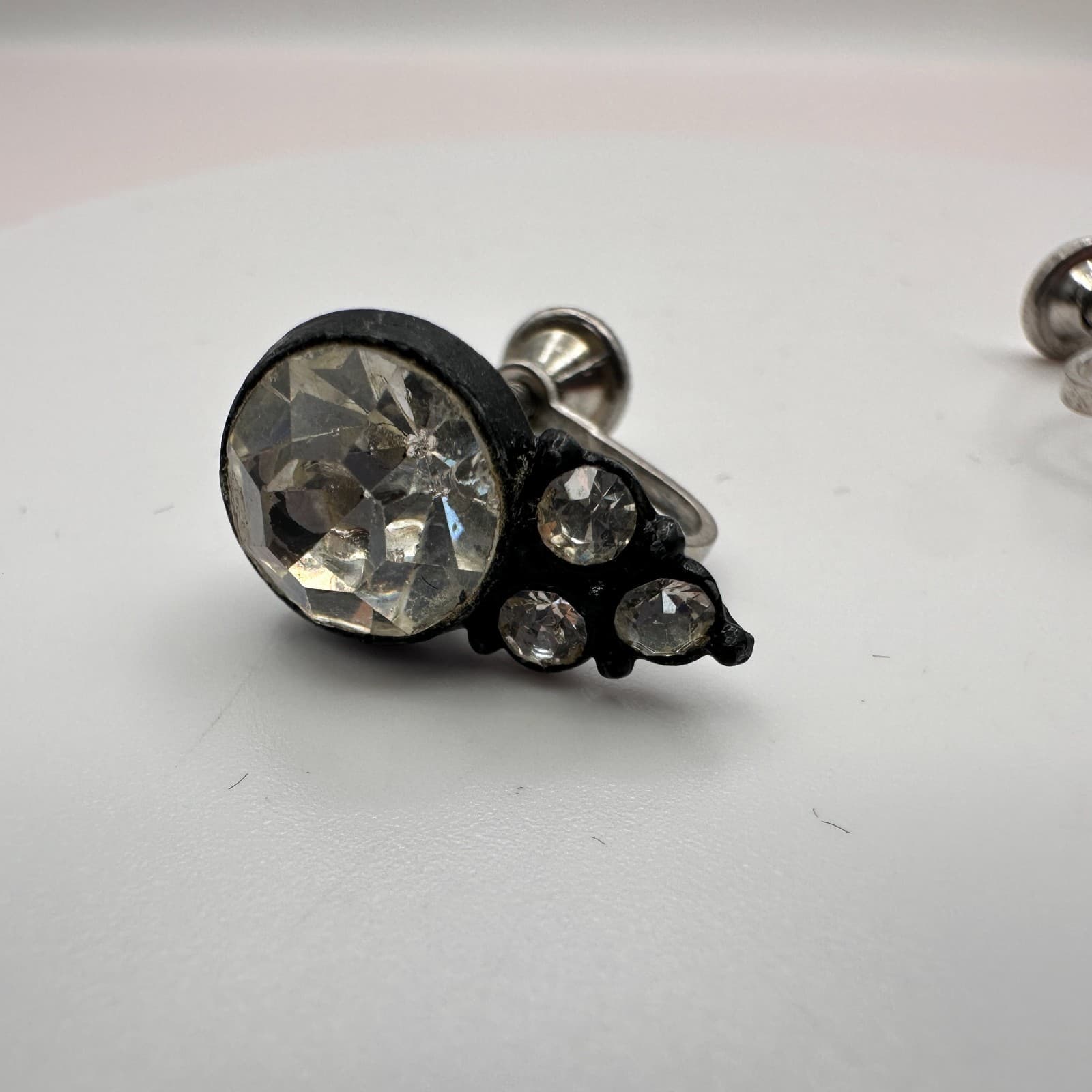 Vintage 80s Clear Glass Black Enamel Earrings Retro Women's Fashion Jewelry - Thumbnail 5