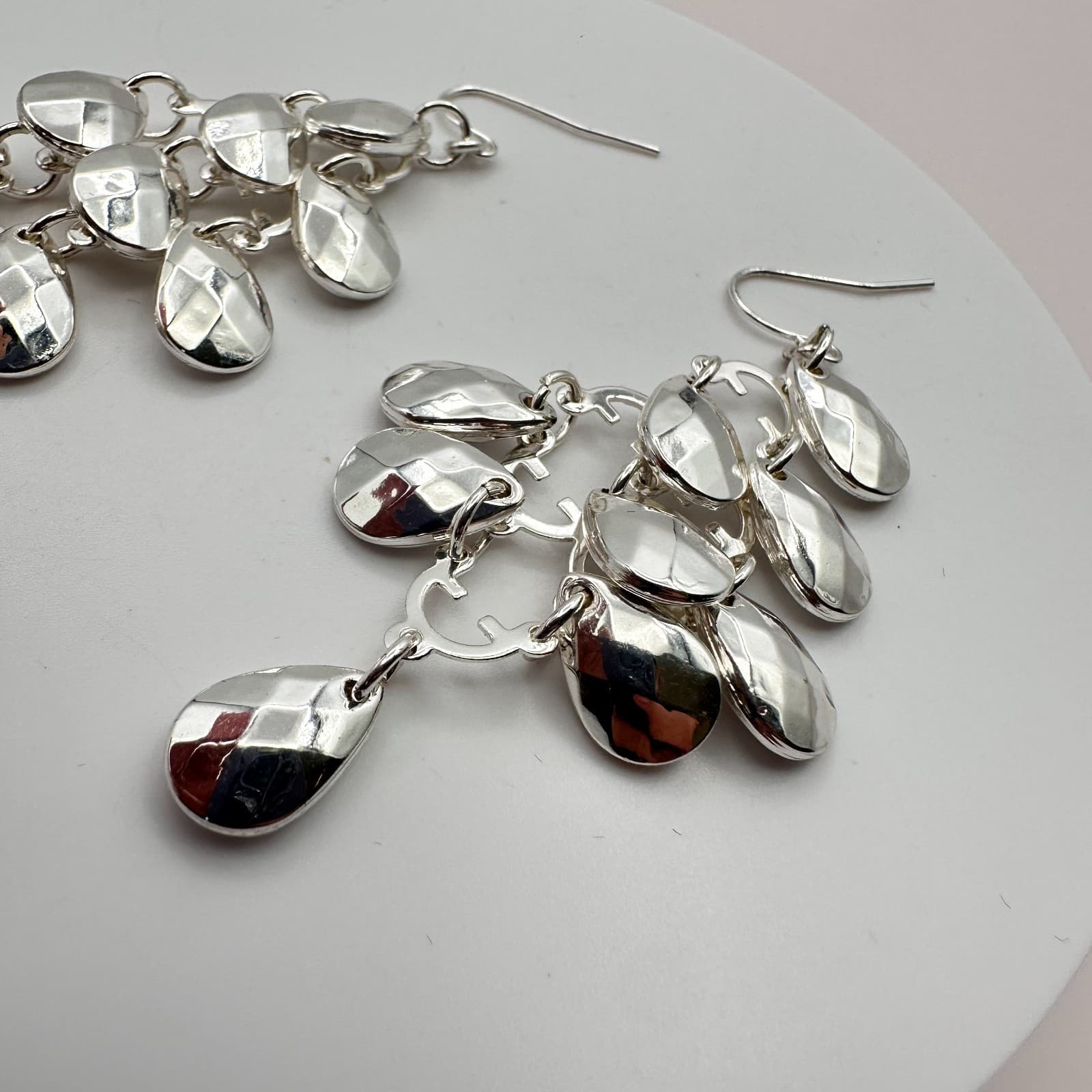 Vintage 90s Silver Tone Hammered Leaf Chandelier Dangle Earrings Fashion Jewelry - Thumbnail 8