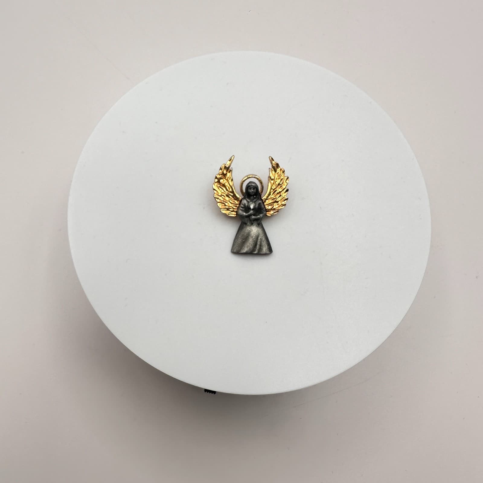 Vintage Y2K Gold Tone Angel Wings Pendant Religious Women's Classic Jewelry - Thumbnail 2