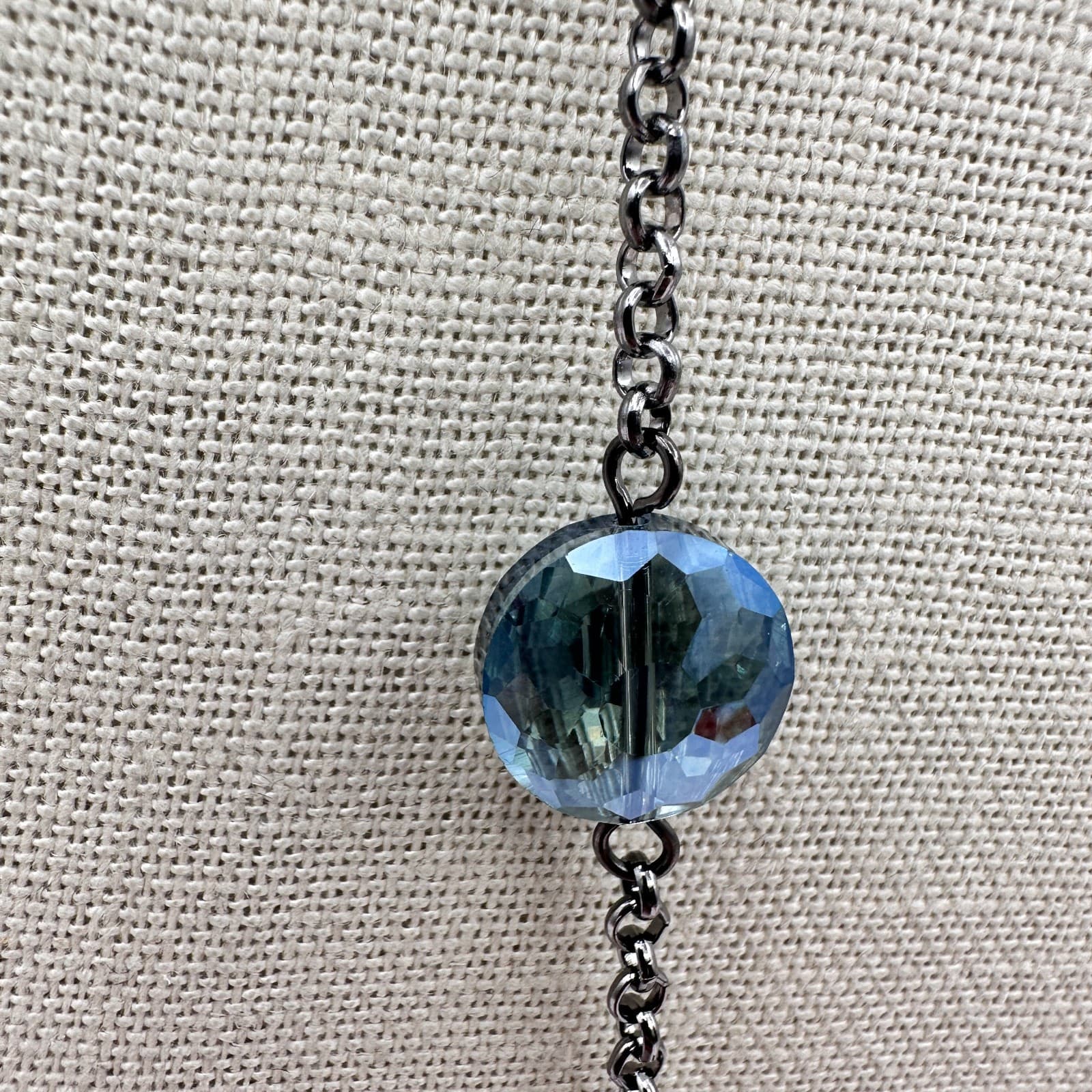Vintage 90s Blue Glass & Gunmetal Stations Necklace Classic Fashion Jewelry - Thumbnail 4