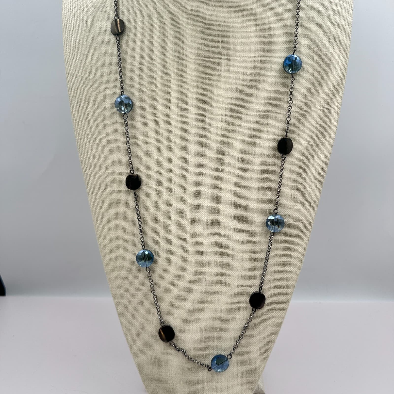 Vintage 90s Blue Glass & Gunmetal Stations Necklace Classic Fashion Jewelry - Thumbnail 6