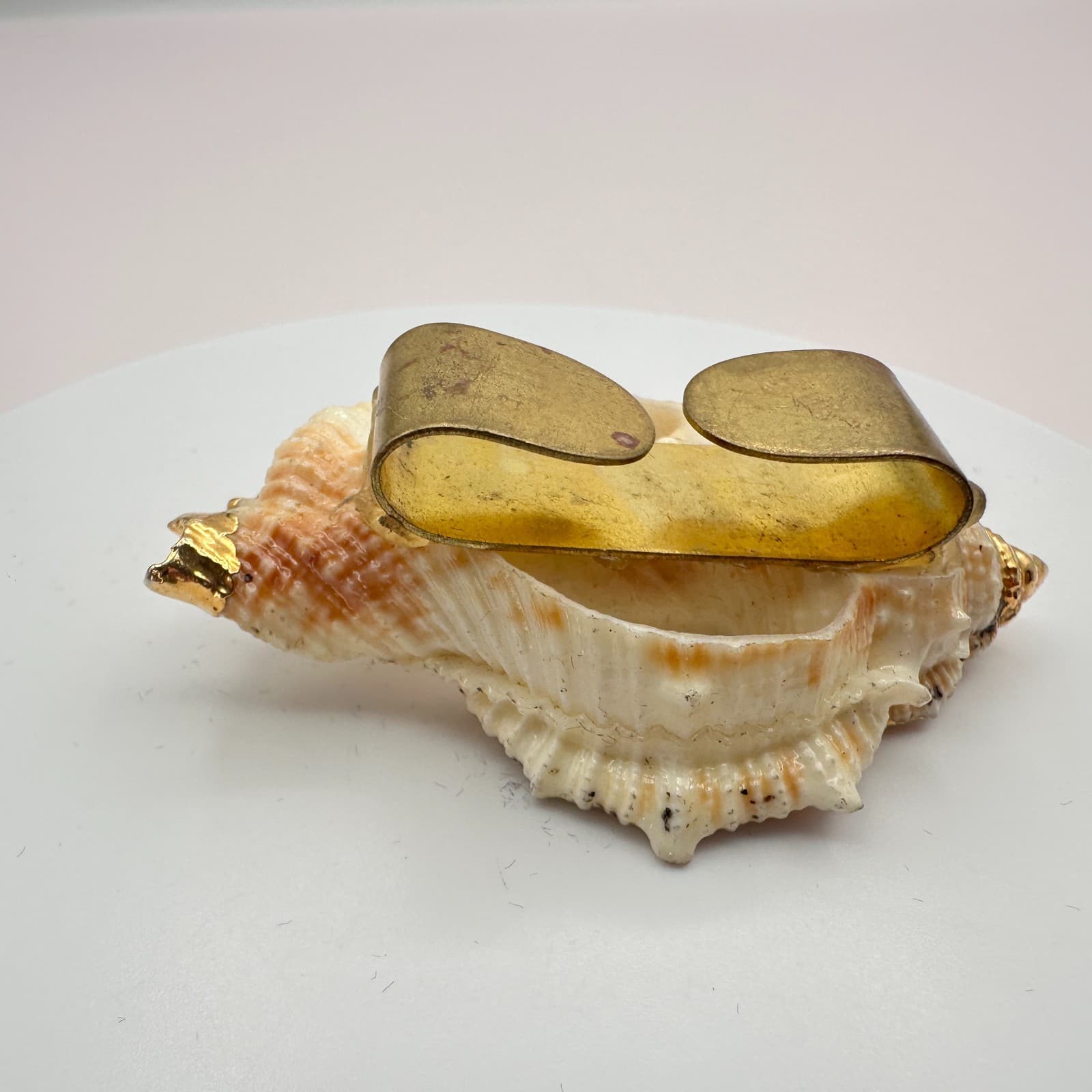 Vintage Y2K Center Cut Frilled Frog Seashell Tie Clip Gold Tone Trim Statement - Thumbnail 6