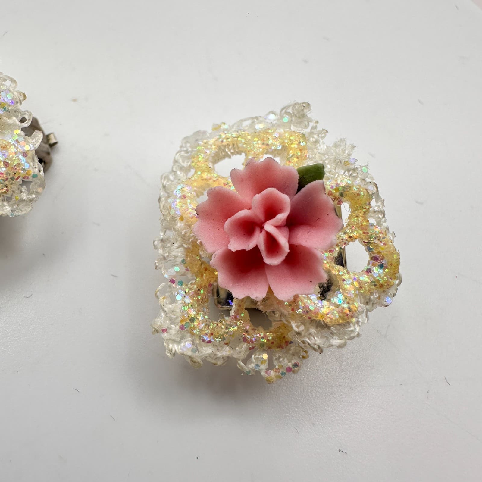 Vintage 90s Porcelain Flower Glass Earrings Romantic Classic Fashion Jewelry - Thumbnail 4