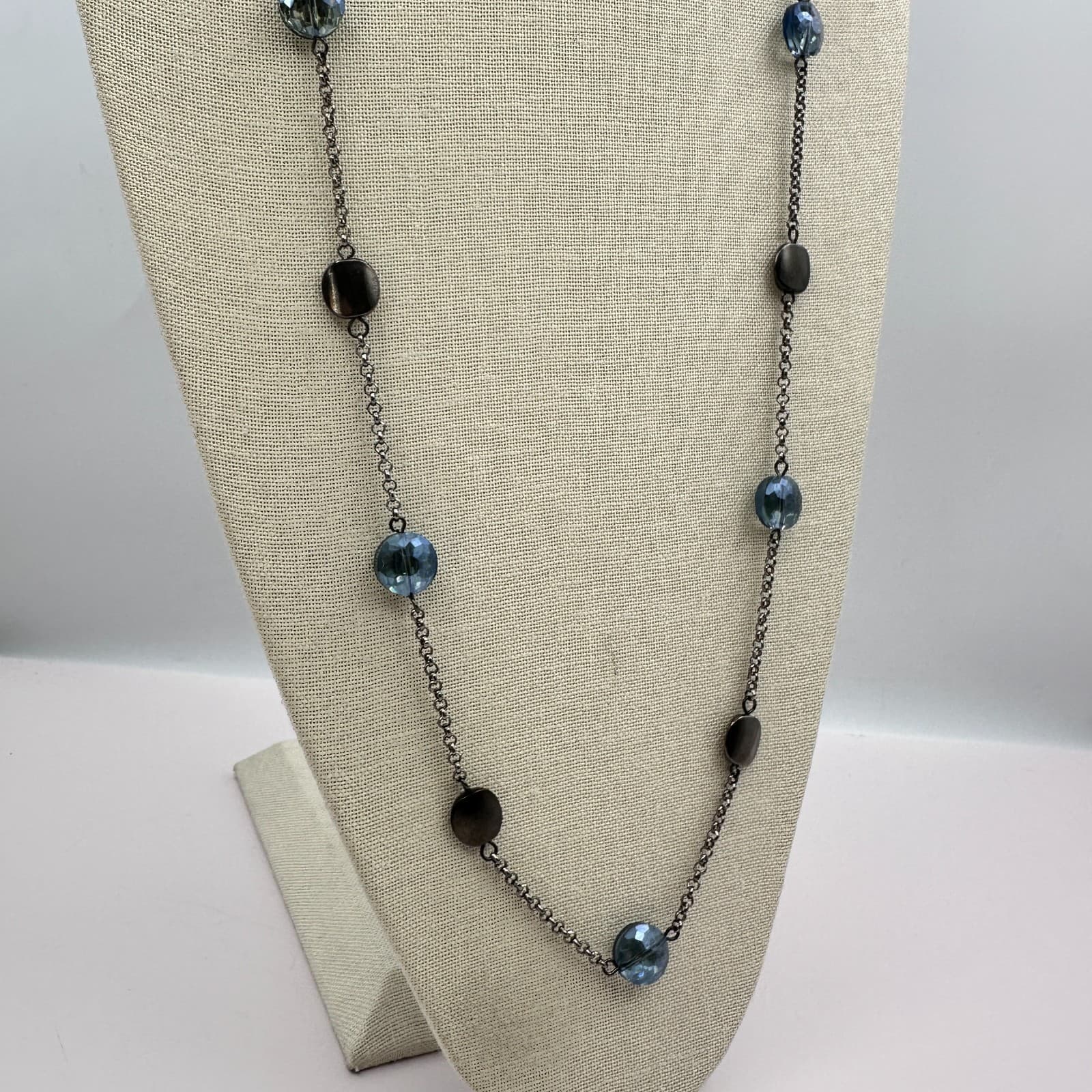 Vintage 80s Silver Tone Station Necklace Faceted Blue Beaded Classic Jewelry - Thumbnail 5