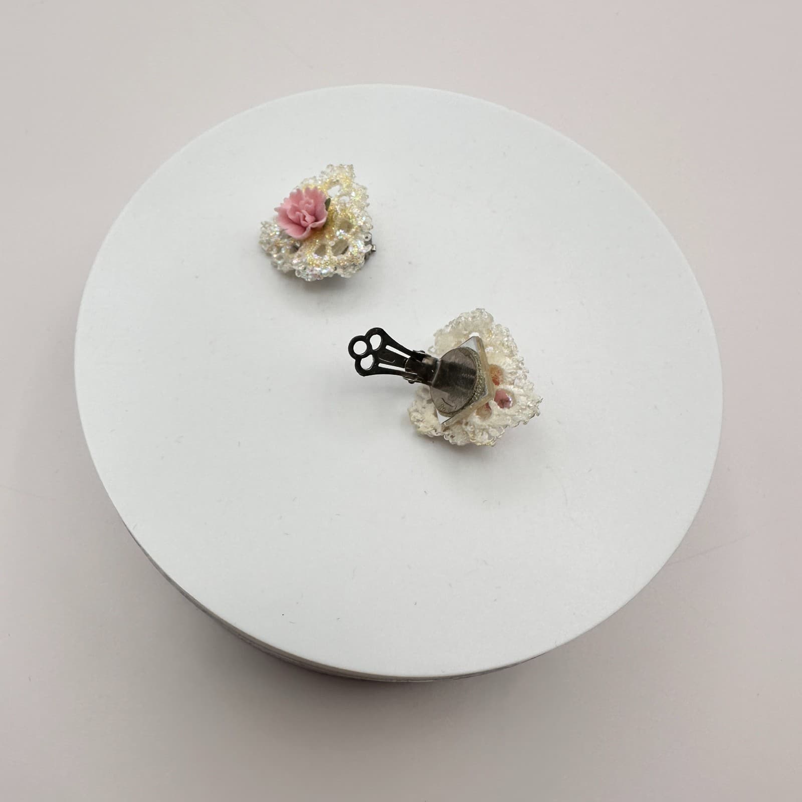 Vintage 90s Porcelain Flower Glass Earrings Romantic Classic Fashion Jewelry - Thumbnail 7