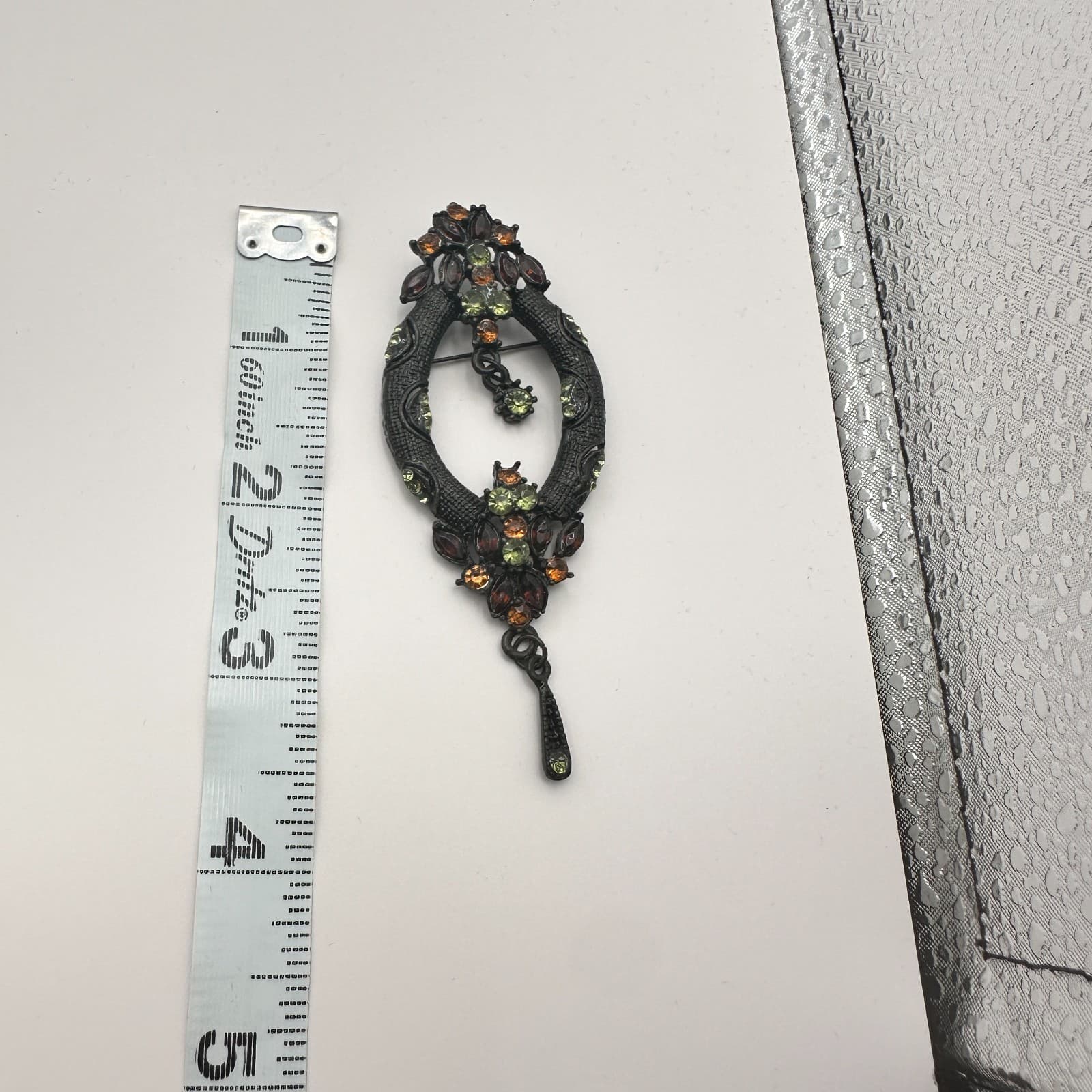 Vintage 90s Orange Green Glass Rhinestone Black Wreath Brooch Pin Jewelry - Thumbnail 9