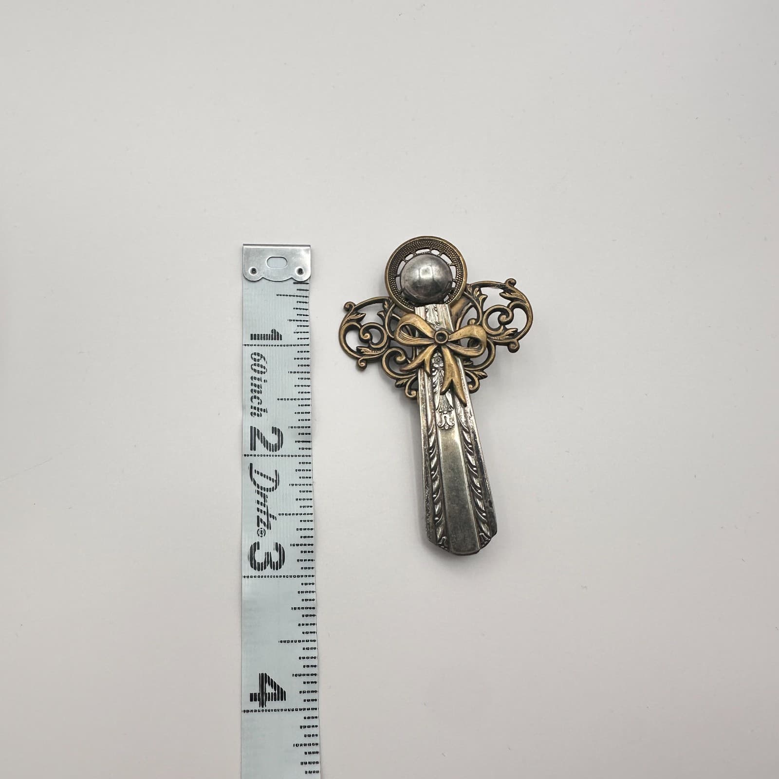 Vintage 90s Filigree Bow Brooch Pin Religious Women's Classic Fashion Jewelry - Thumbnail 6