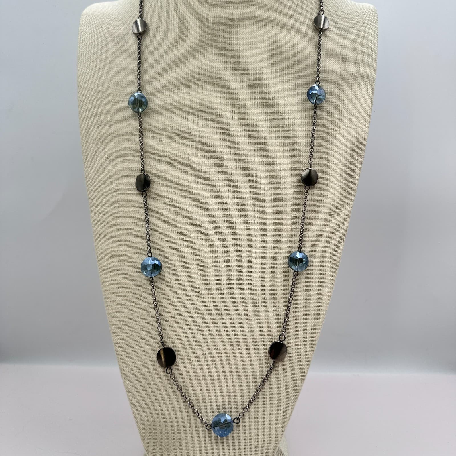 Vintage 80s Silver Tone Station Necklace Faceted Blue Beaded Classic Jewelry - Thumbnail 2