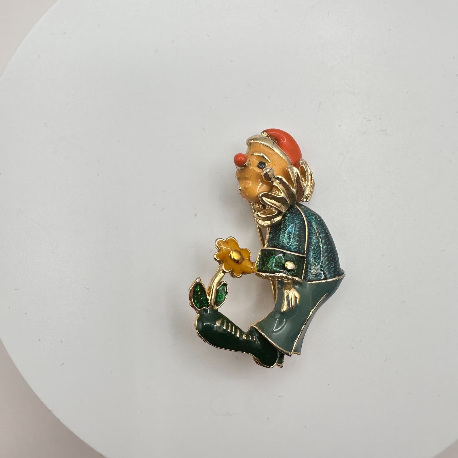Vintage Y2K Gold Tone Sad Clown Holding Flower Enamel Brooch Pin Classic Jewelry - Thumbnail 4