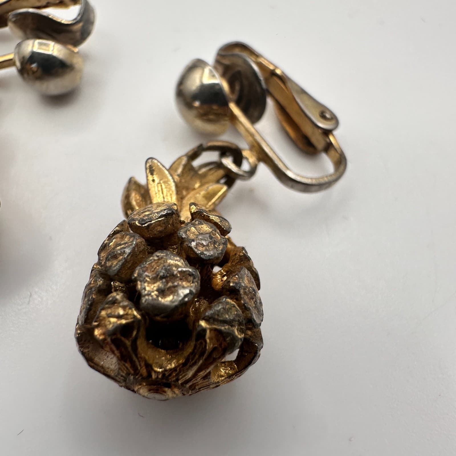 Vintage Y2K Gold Tone Pineapple Dangle Earrings Retro Women's Classic Jewelry - Thumbnail 4