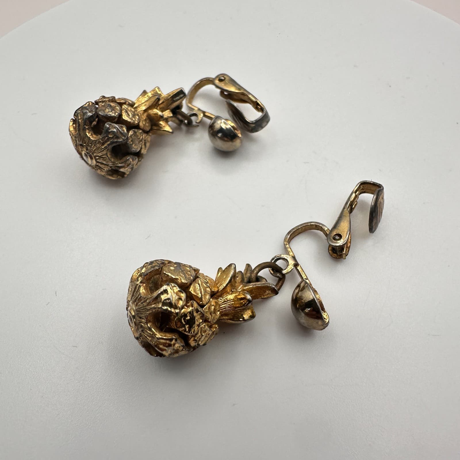 Vintage Y2K Gold Tone Pineapple Dangle Earrings Retro Women's Classic Jewelry - Thumbnail 7
