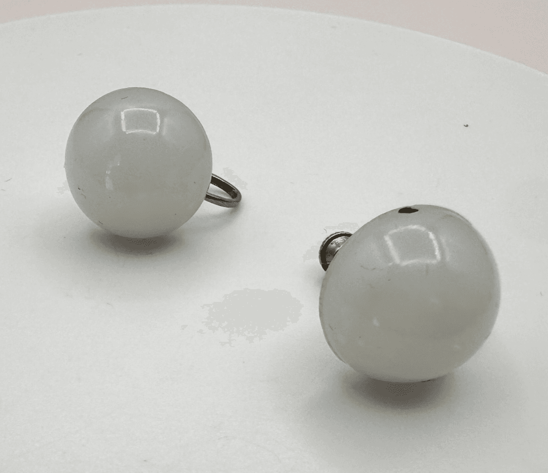 Vintage Y2K White Round Earrings Silver Tone Women's Classic Fashion Jewelry - Thumbnail 2