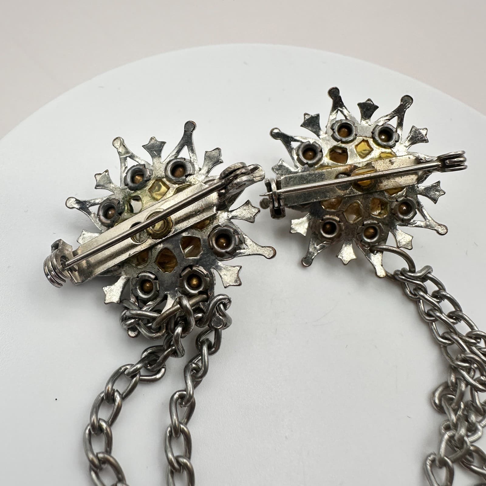 Vintage 90s Silver Tone Sunburst Guard Clip Brooch Pin Faux Pearl Womens Jewelry - Thumbnail 7