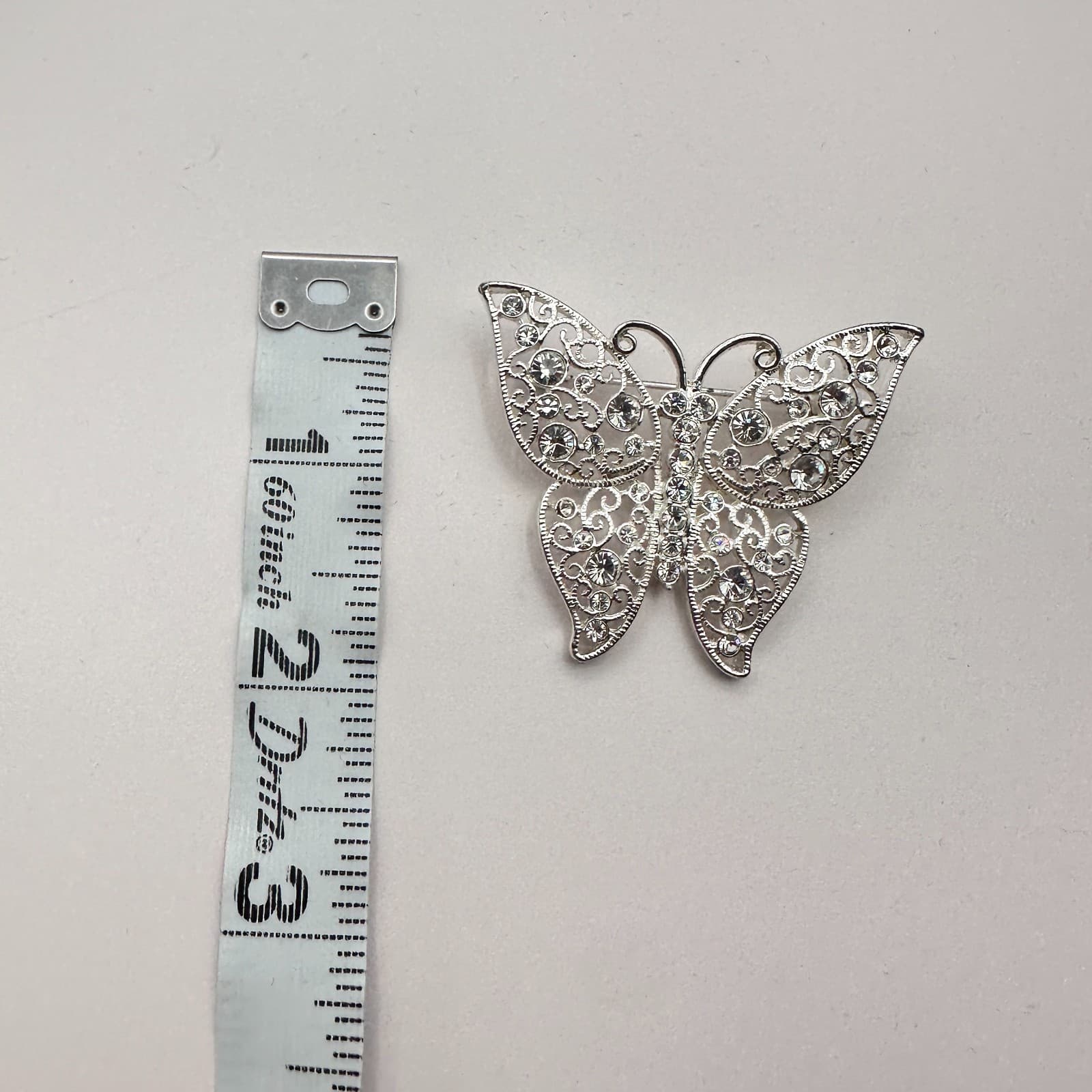 Vintage 90s SilverTone Filigree Butterfly Brooch Pin Clear Glass Fashion Jewelry - Thumbnail 5