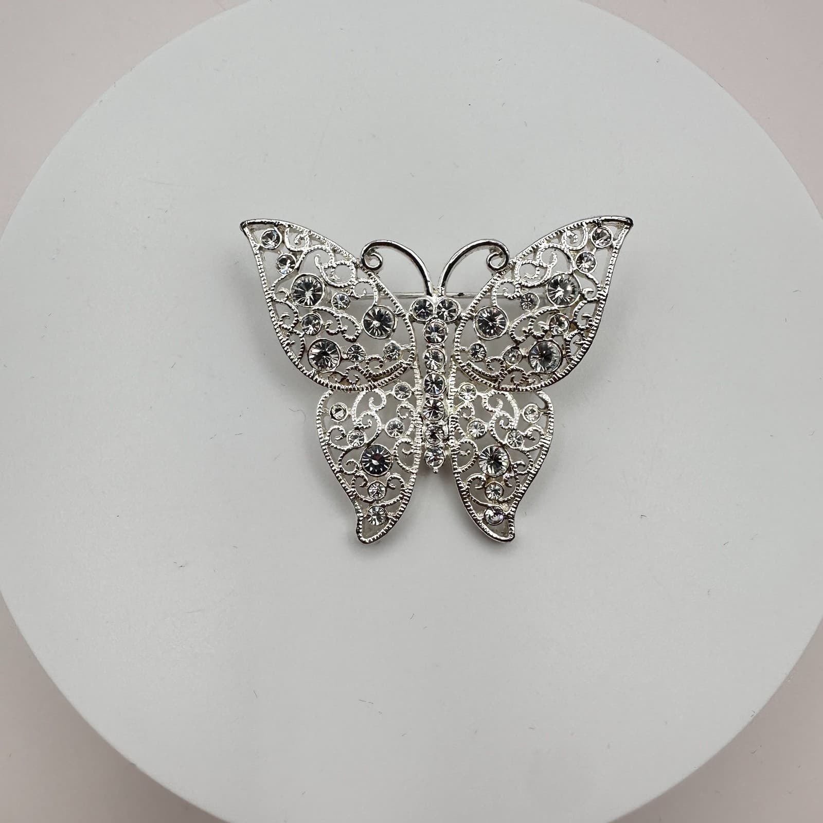 Vintage 90s SilverTone Filigree Butterfly Brooch Pin Clear Glass Fashion Jewelry - Thumbnail 3