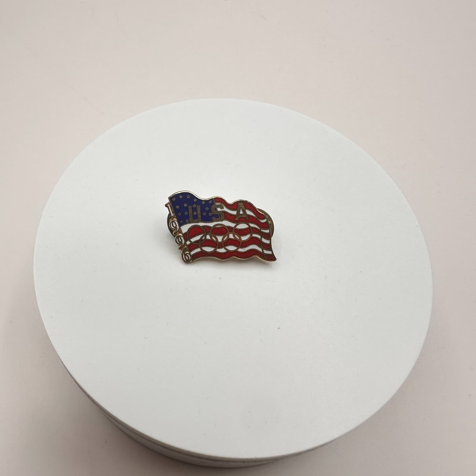 Vintage 90s Ho Ho NYC Enamel Atlanta Olympics USA Flag Pin Gold Tone Jewelry - Thumbnail 3
