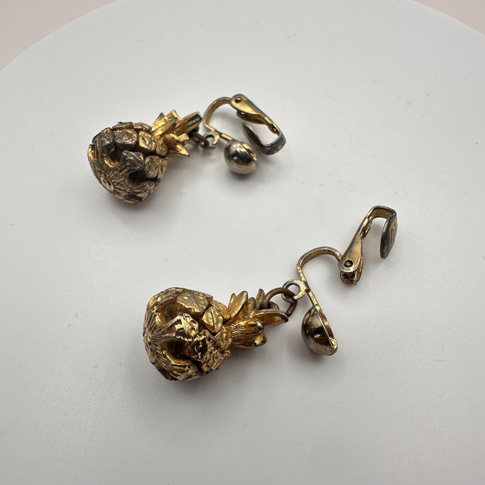 Vintage Y2K Gold Tone Pineapple Dangle Earrings Retro Women's Classic Jewelry - Thumbnail 6