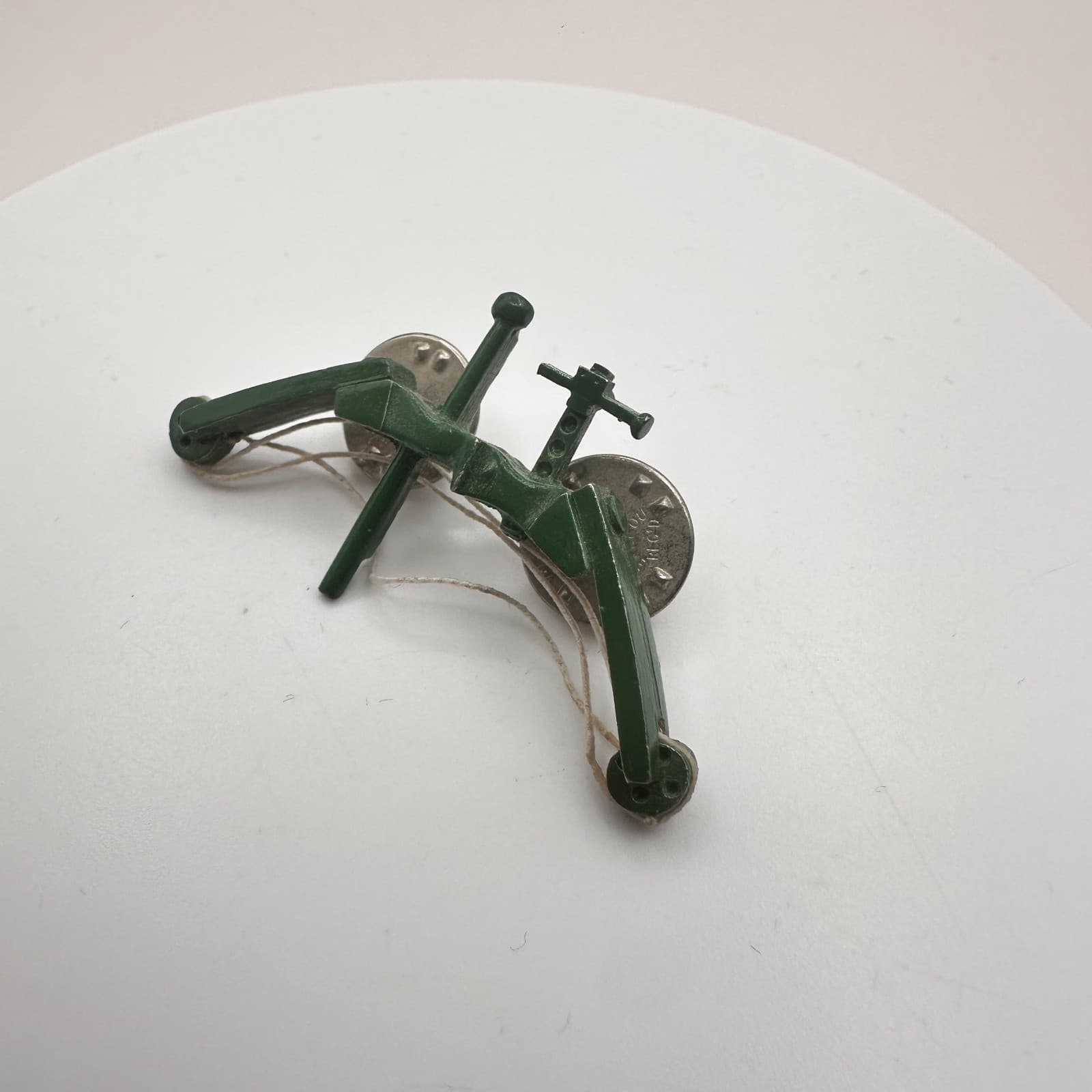 Vintage 80s Silver Tone Small Green Crossbow Lapel Novelty Pin Classic Jewelry - Thumbnail 5