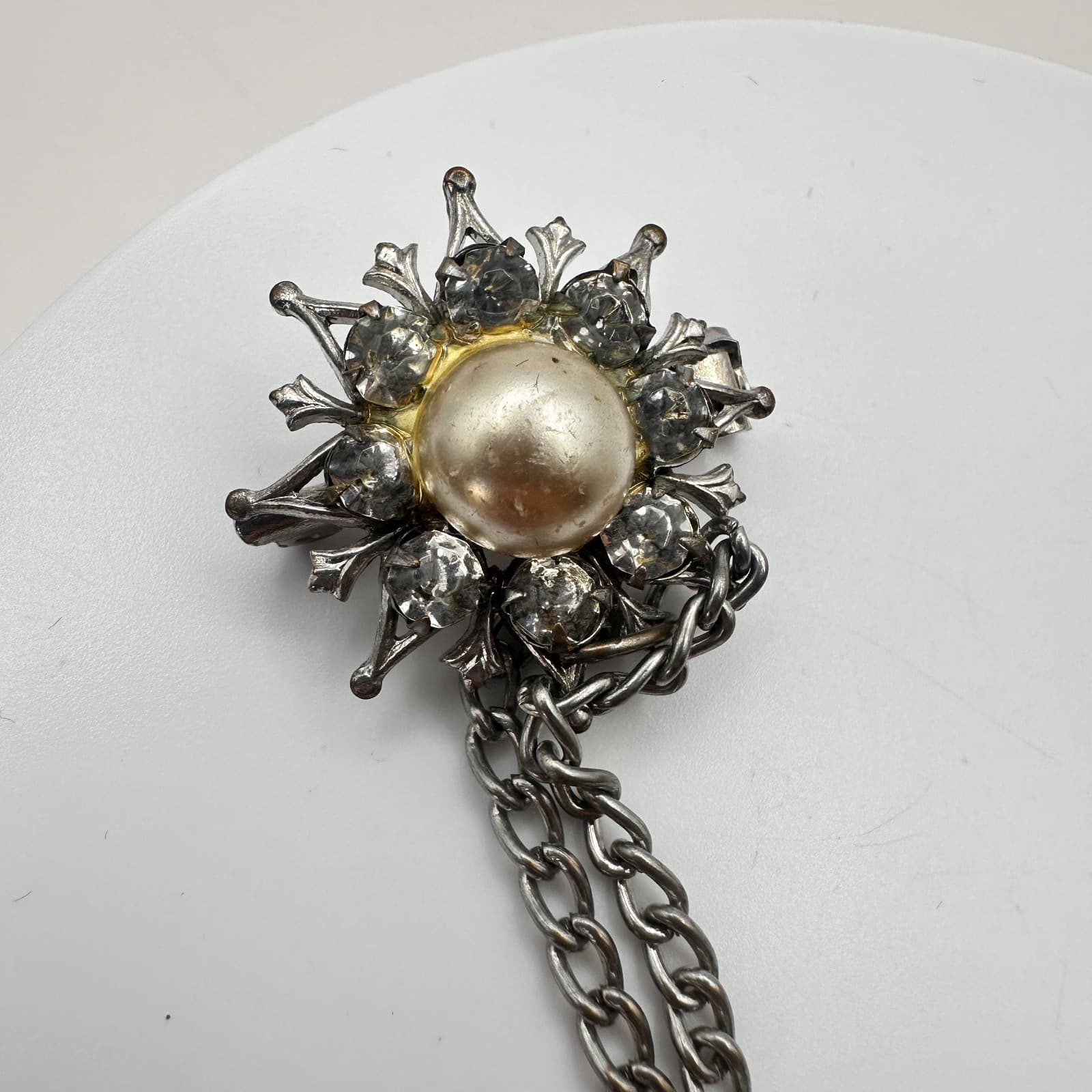 Vintage 90s Silver Tone Sunburst Guard Clip Brooch Pin Faux Pearl Womens Jewelry - Thumbnail 4