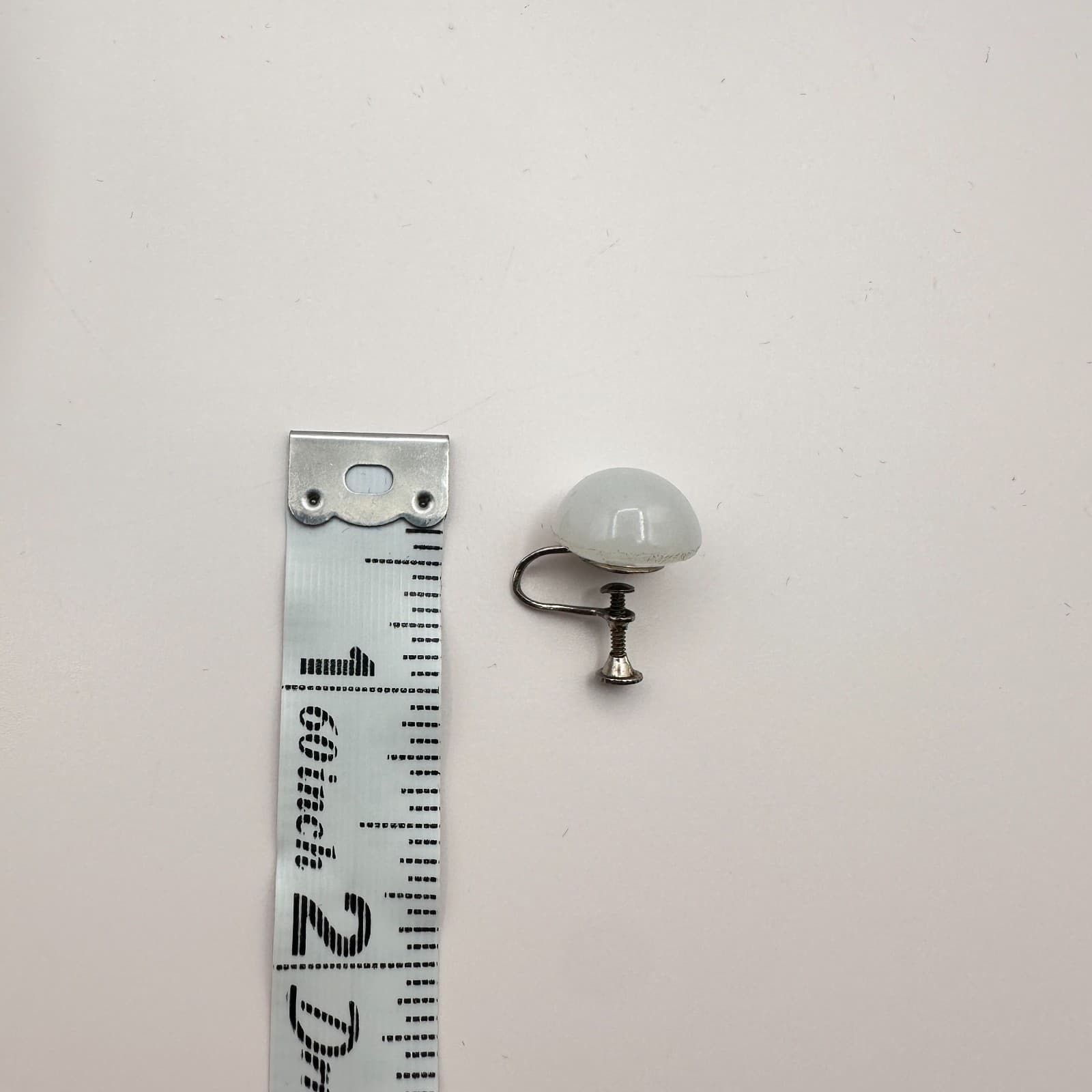 Vintage Y2K White Round Earrings Silver Tone Women's Classic Fashion Jewelry - Thumbnail 7