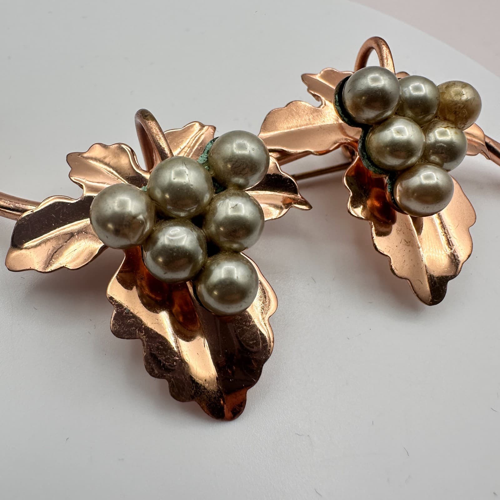 Vintage 90s Rose Gold Tone Grey Pearl Grape Leaf Brooch Pin Classic Jewelry - Thumbnail 6