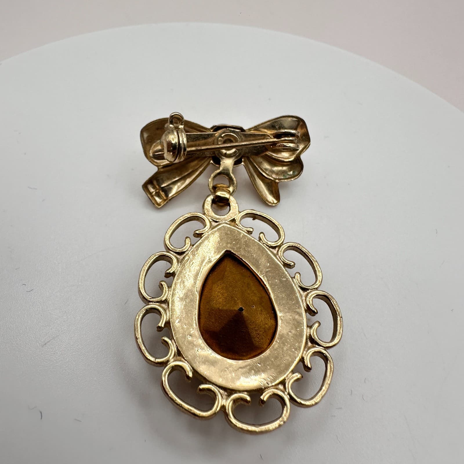 Vintage 90s Gold Tone Blue Pear Glass Bow Dangle Brooch Pin Fashion Jewelry - Thumbnail 6