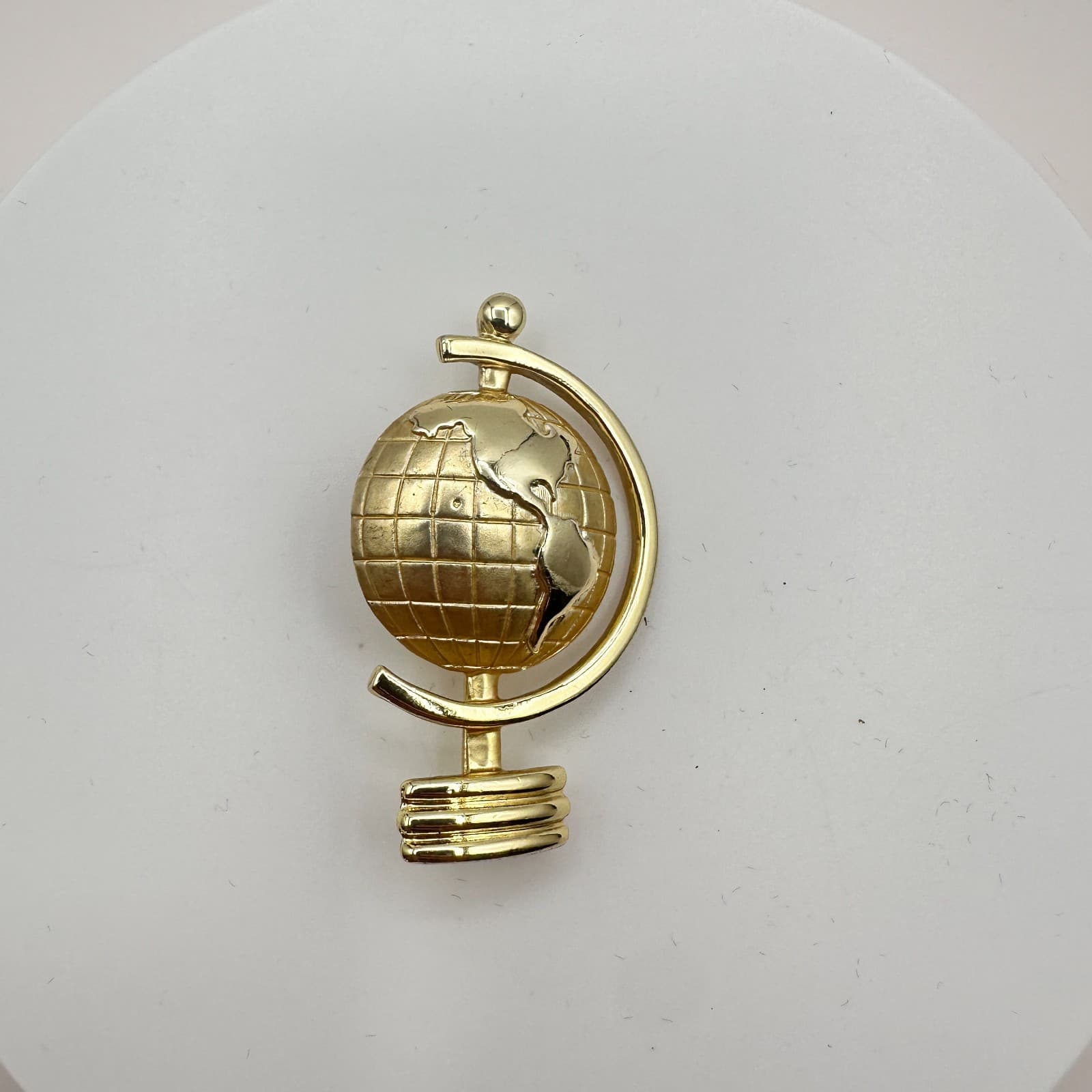 Vintage 80s 90s Gold Tone Globe Brooch Pin Travel Map Classic Fashion Jewelry - Thumbnail 3